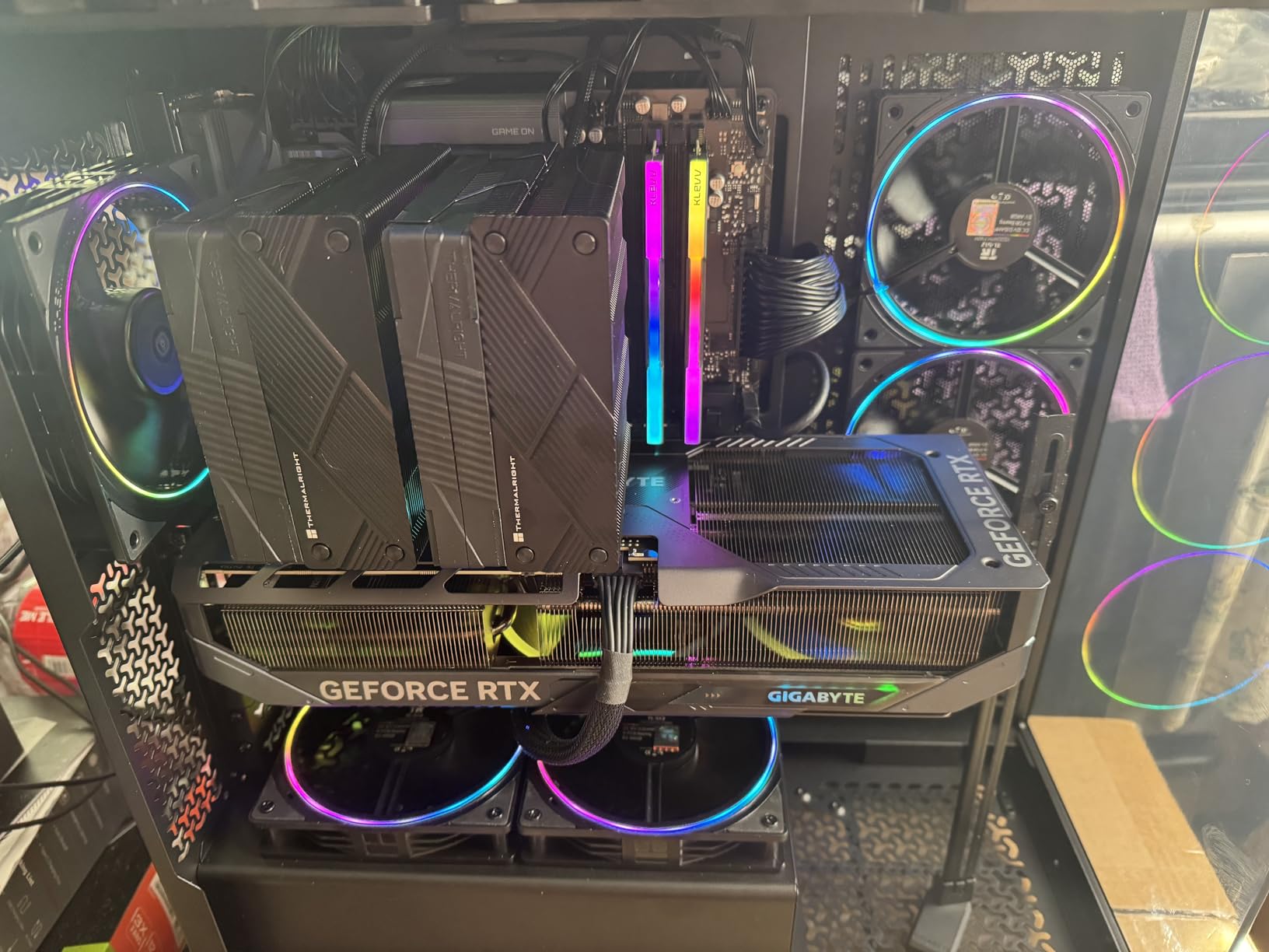 GIGABYTE B650 Gaming X AX AMD AM5 ATX Motherboard, Support Ryzen 9000/8000/7000, DDR5, 8+2+1 Power Phase, 3X M.2, PCIe 4.0, USB-C 3.2 Gen 2, WIFI6E, 2.5GbE, EZ-Latch, Q-Flash, RGB Fusion customer photo 2