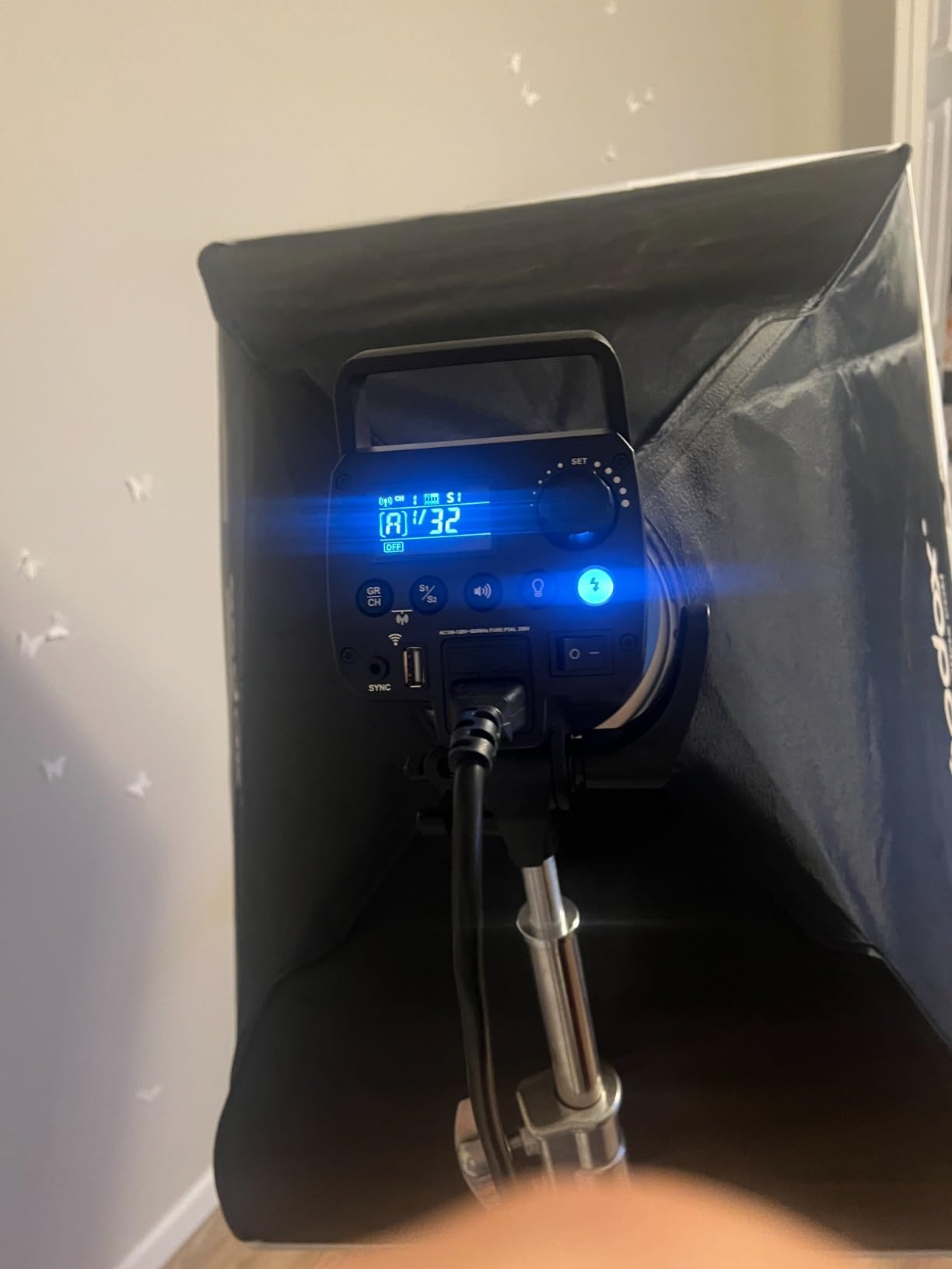 Godox MS300V 300W Compact Studio Strobe Flash Light - MS300 Upgraded Ver. | GN58 0.1-1.8s Recycle Time, 2.4G Wireless X System, Bowens Mount LED Modeling Lamp, for Photographic Studio Portrait Shooting customer photo 1
