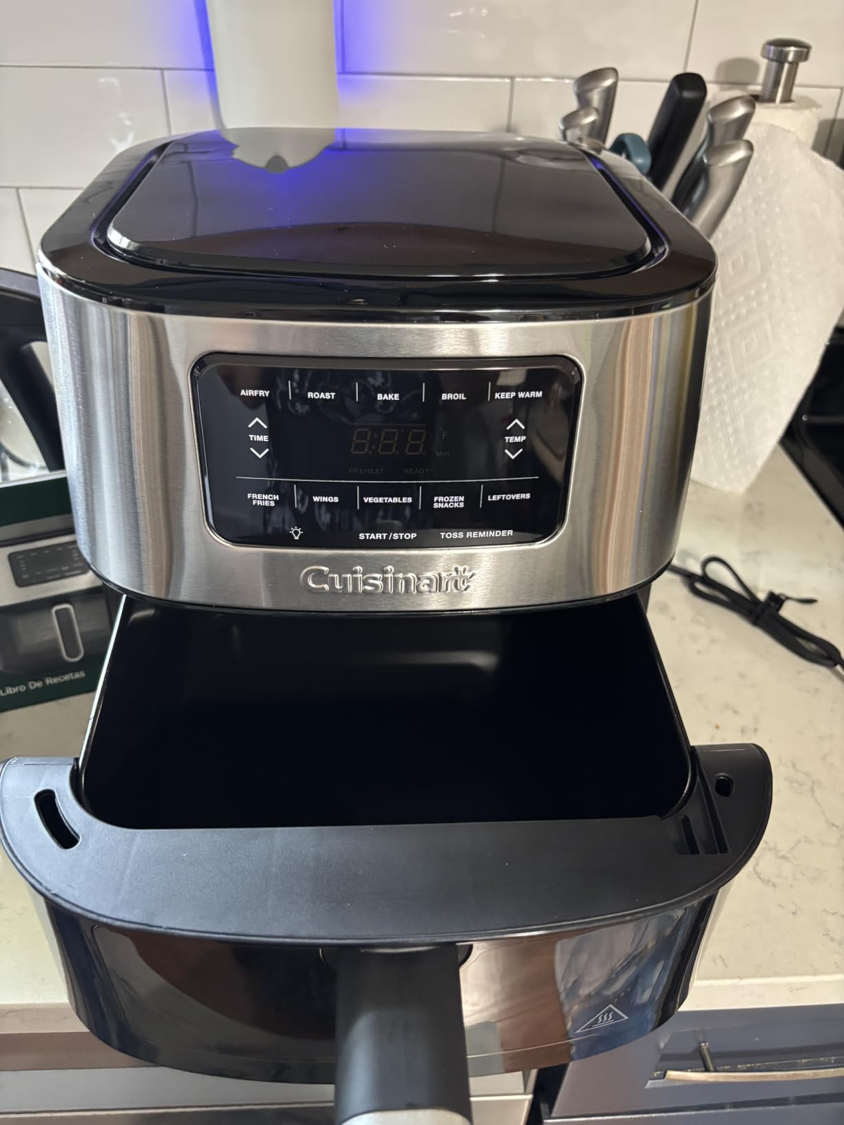 Cuisinart Air Fryer, 6-Quart Basket Large Fryer with 5 Cooking Functions to Roast, Bake, Broil, Air Fry and Keep Warm, 5 Airfryer Presets, Dishwasher-Safe Parts, AIR-200NAS, Stainless Steel & Black customer photo 2