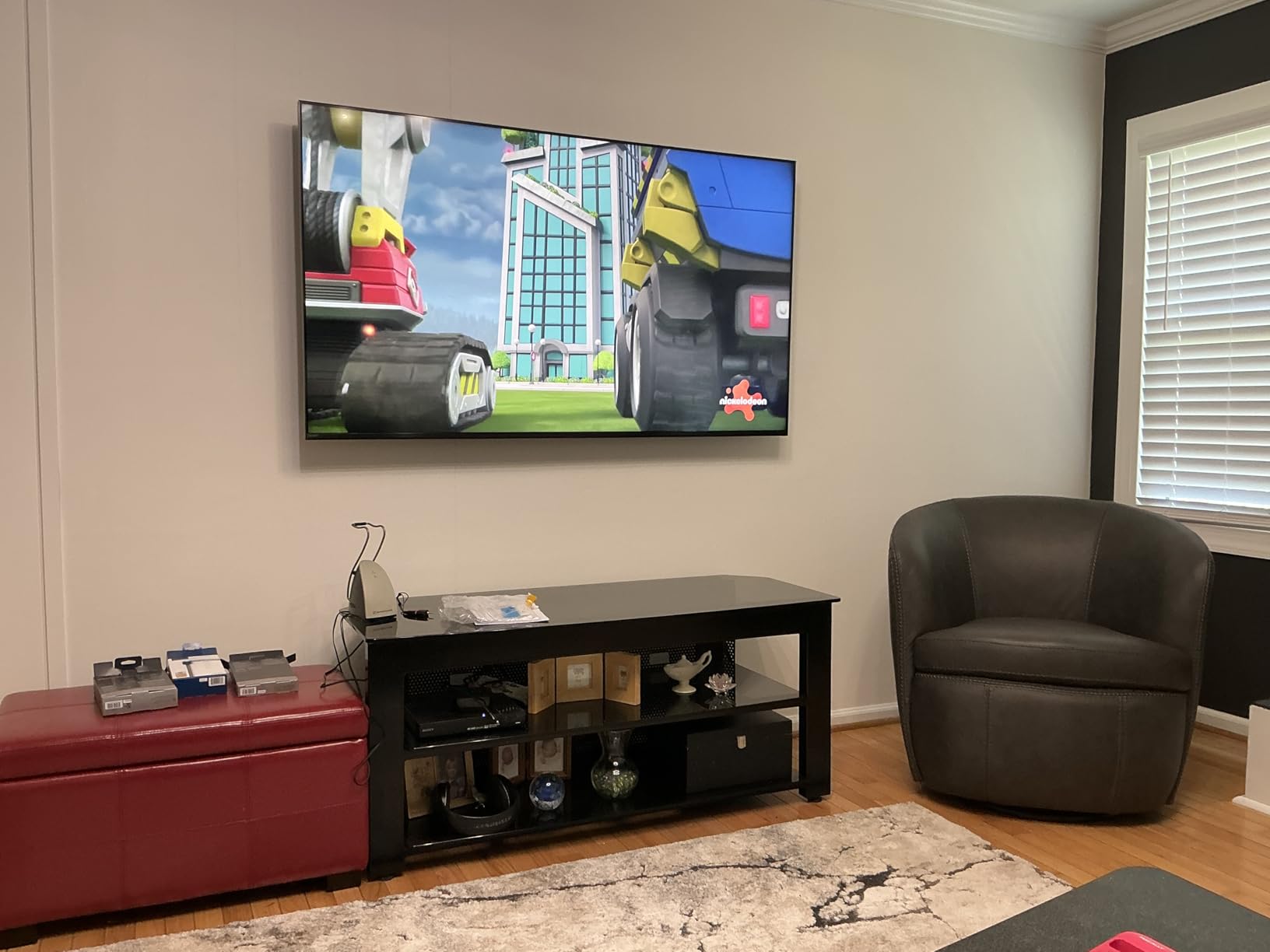 Sony 85 Inch 4K Ultra HD TV X90L Series: BRAVIA XR Full Array LED Smart Google TV with Dolby Vision HDR and Exclusive Features for The PlayStation® 5 XR85X90L- Latest Model,Black customer photo 2