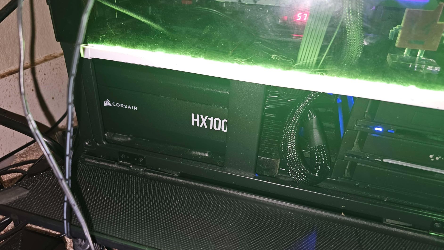 CORSAIR HX1000i ATX 3.1 PCIe 5.1 1000W Power Supply – Black customer photo 1