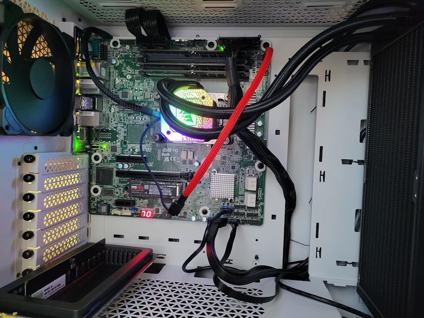 Corsair 3000D Airflow Mid-Tower PC Case – 3-Pin Fans – Four-Slot GPU Support – Fits up to 8X 120mm Fans – High-Airflow Design – White customer photo 1