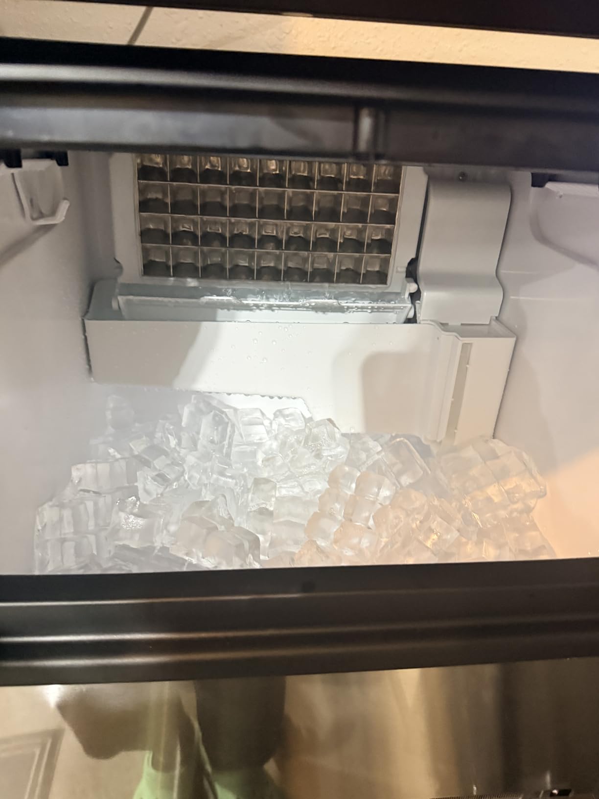 COWSAR Commercial Ice Maker Machine 100Lbs/24H, Stainless Steel Undercounter Ice Maker with 33Lbs Storage Capacity, Self-Cleaning Freestanding Ice Machine for Home, Bar, Restaurant, Office, Outdoor customer photo 2