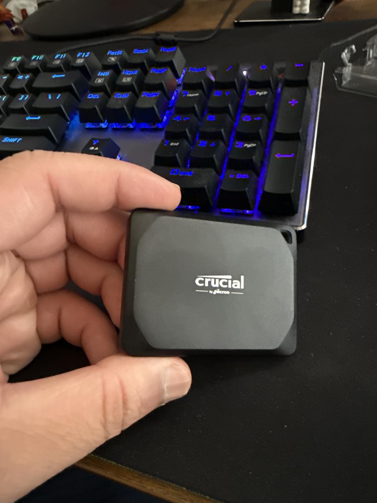 Crucial X10 Pro 2TB Portable SSD, Up to 2100MB/s Read, 2000MB/s Write, USB 3.2 USB-C, External Solid State Drive, Durable Storage for PC & Mac, for Professional Creators, Black - CT2000X10PROSSD902 customer photo 1