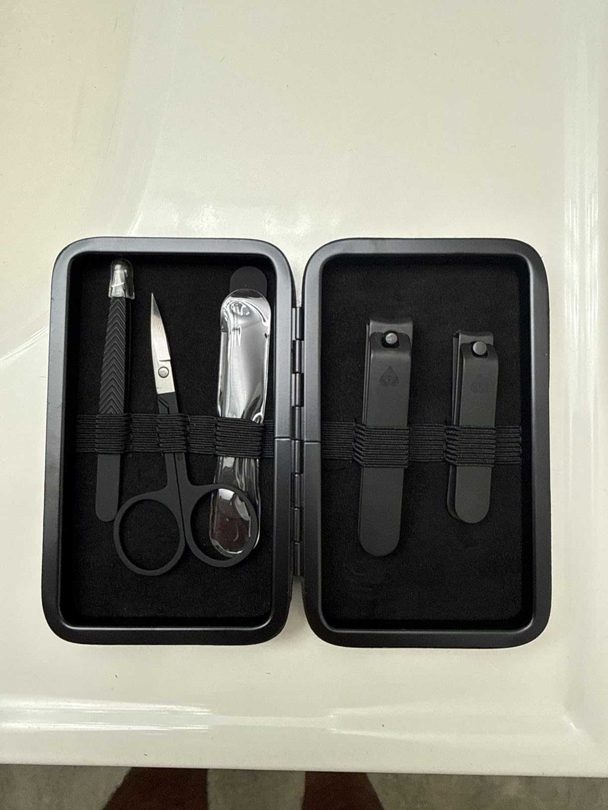 MANSCAPED Shears 3.0, 5-Piece Precision Men's Nail Grooming Travel Kit | Stainless Steel Manicure Set with Fingernail & Toenail Clippers, Nail File, Slant Tip Tweezers, Cuticle Scissors, Travel Case customer photo 2