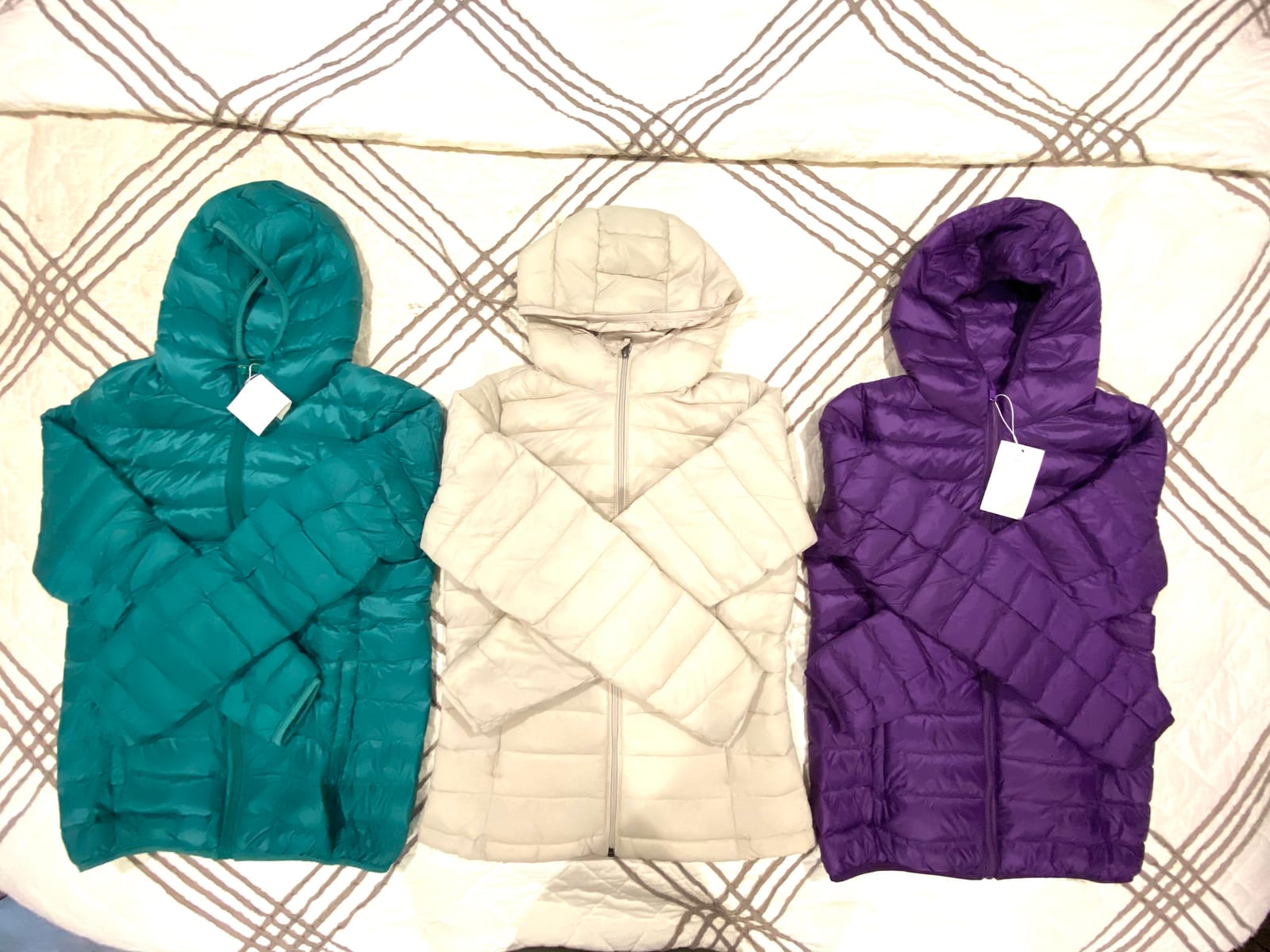 Valennia Women's Short Down Coat Packable Puffer Jacket With Hooded Winter Ultra Light Outerwear customer photo 2