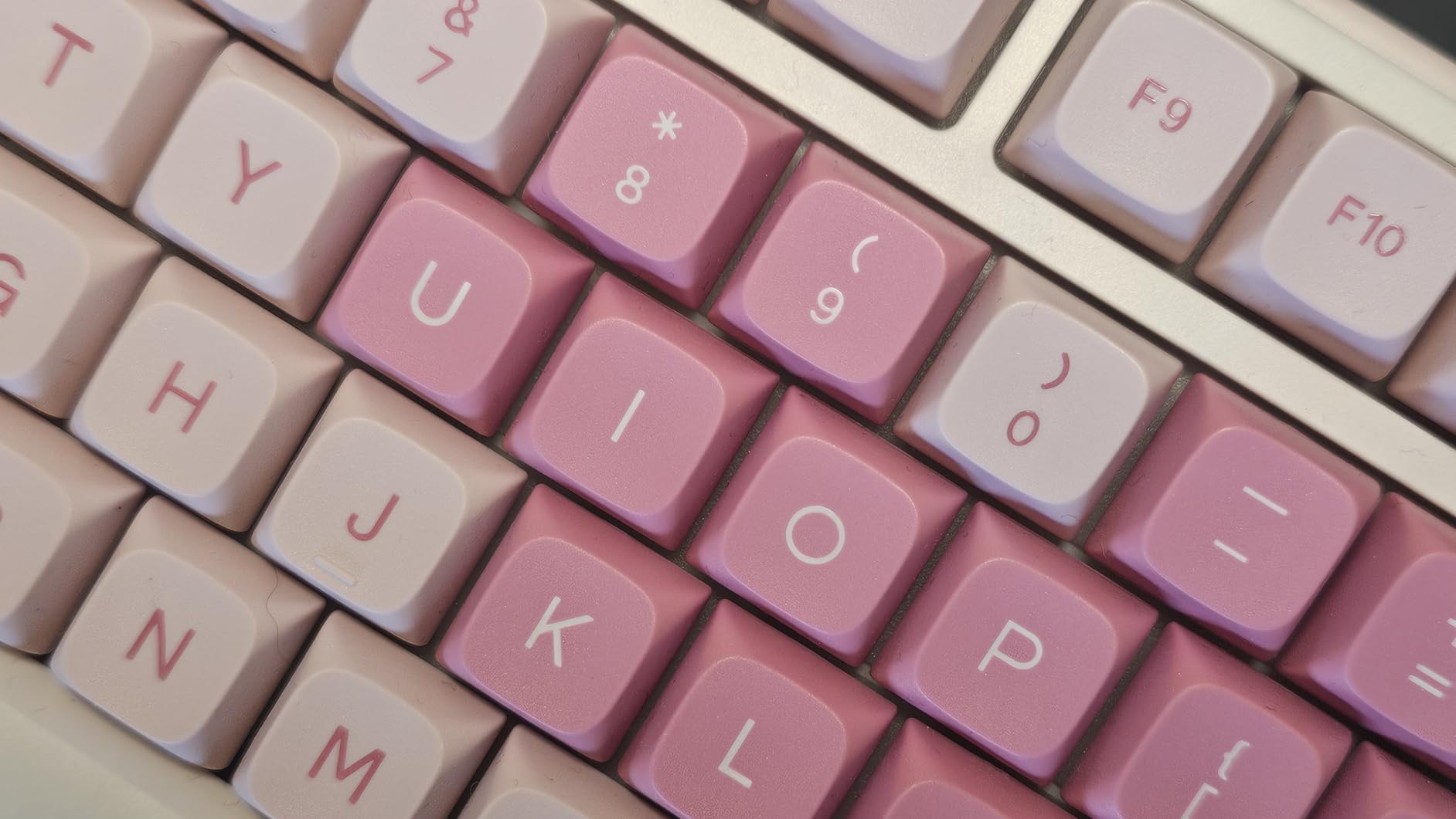 RK ROYAL KLUDGE R75 Mechanical Keyboard Wired with Volume Knob, 75% Keyboard Gasket Mounted, RGB Backlit, Creamy Keyboard with MDA Profile, PBT Keycaps, Hot Swappable Pre-lubed Tactile Switch customer photo 2