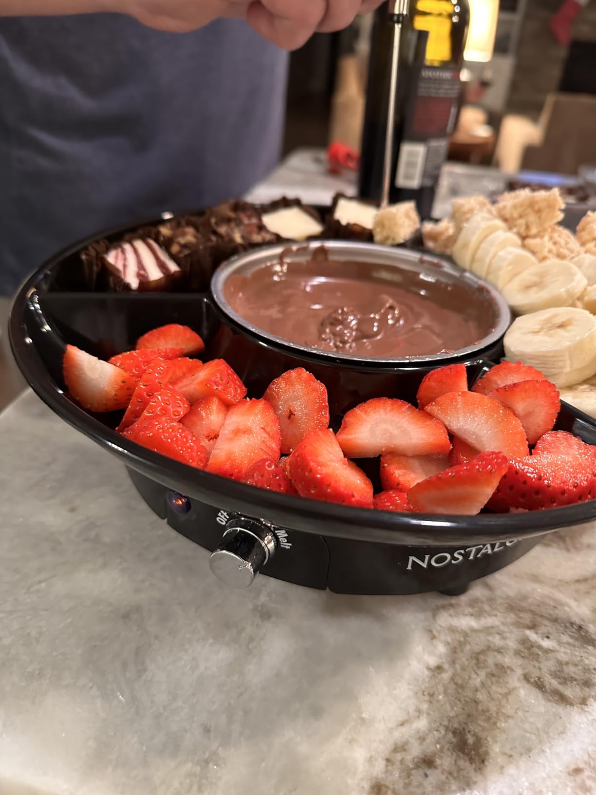 Nostalgia Electric Fondue Party Set – 10 oz Melting Pot, 4 Roasting Forks, & Detachable Serving Tray – Melted Cheese, Chocolate, or Dessert – Perfect for Gifts, Parties, Date Night – Black customer photo 2