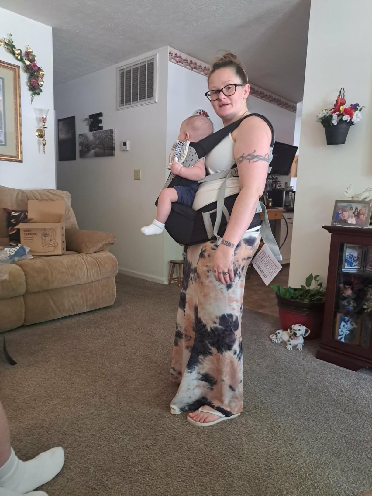 MOMTORY Safety-Certified 6-in-1 Baby Carrier Newborn to Toddler, Black customer photo 1