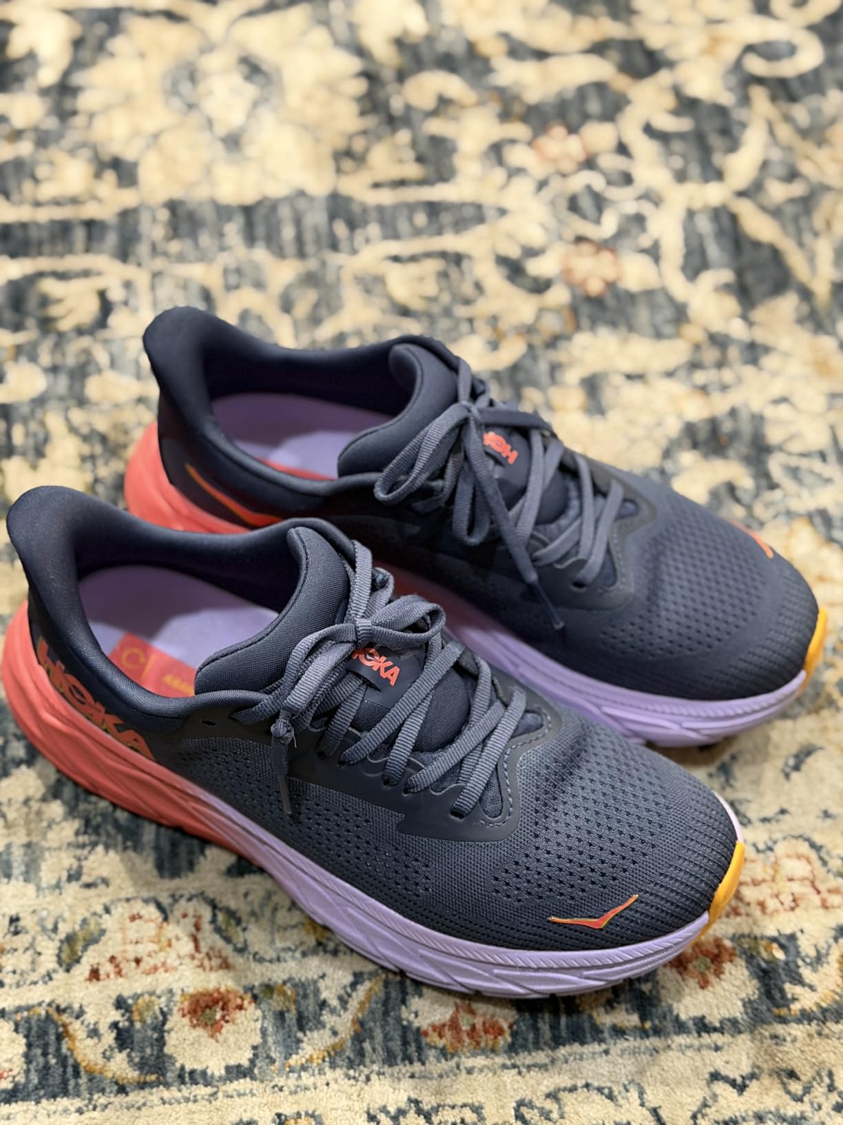 On Women's Arahi 7 Running Shoe customer photo 1