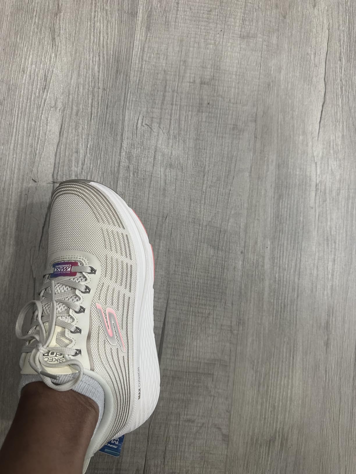 Skechers Women's Max Cushioning Elite 2.0 customer photo 2