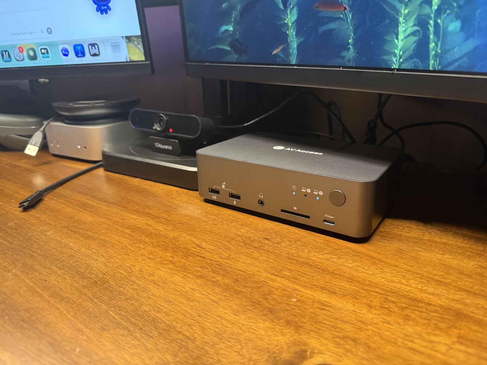 AV Access KVM Switch Dock 2 Monitors 2 Laptops, 4K KVM Switch Dual Monitor | 2 USB C MST Ports, 60W PD for Each PC, 1G Ethernet, EDID Emulation, 2K@144Hz,1080P@240Hz,Plug& Play, Ideal for Home Office customer photo 1