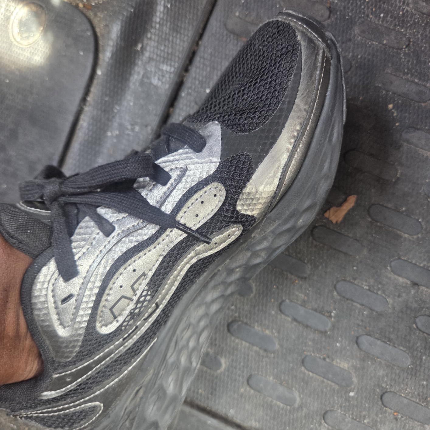New Balance Women's Fresh Foam Arishi V4 Running Shoe customer photo 1