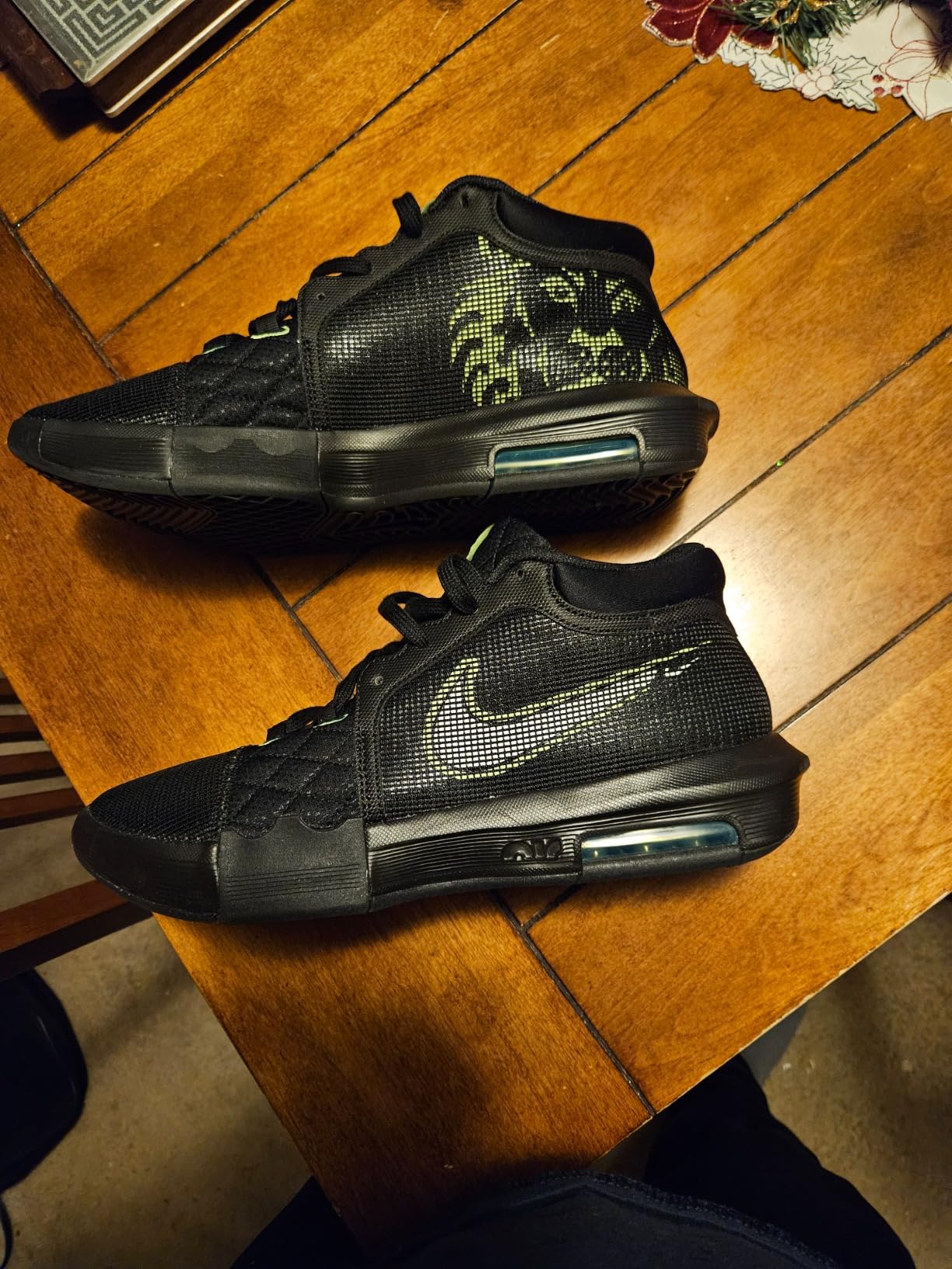 Nike Lebron Witness VIII Men's Basketball Shoes customer photo 2