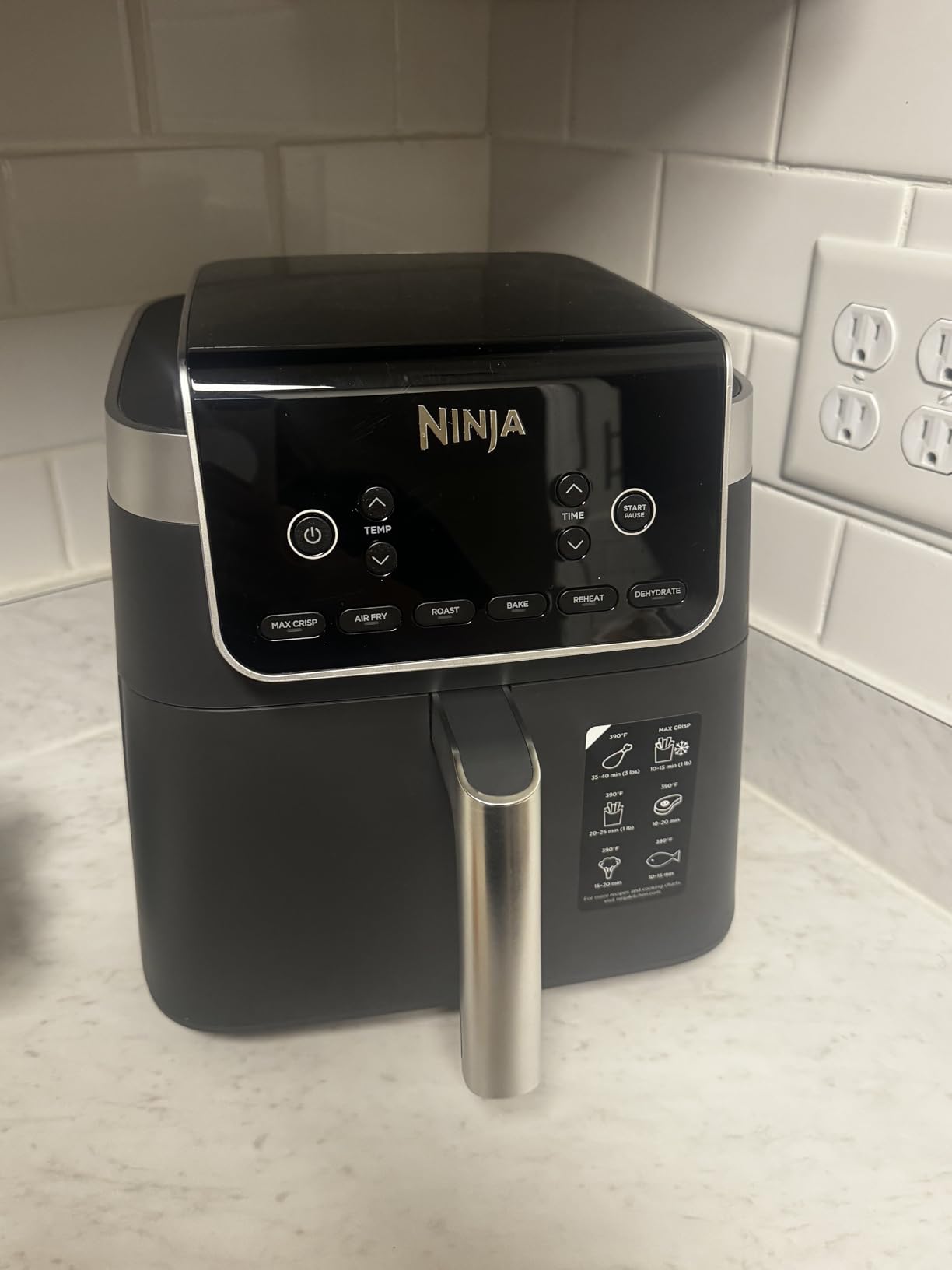 Ninja Air Fryer XL with MaxCrisp, 6.5 Qt, 6-in-1, Grey, AF181 | Max crisp, air fry, roast, bake, reheat, dehydrate, 1750W, 450F max, Fits 9 lbs wings customer photo 2