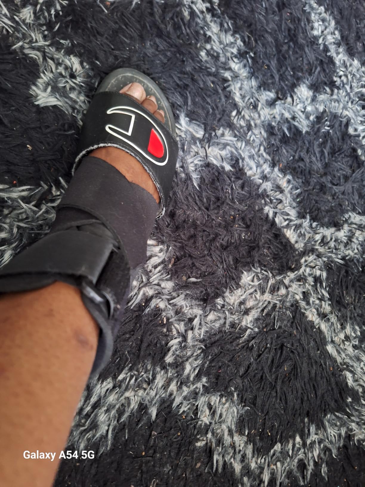 BraceUP Ankle Brace - Relieve Pain, Enhance Stability for Foot Pain, Sprained Ankle, Achilles Tendonitis, Men and Women (Black) customer photo 2