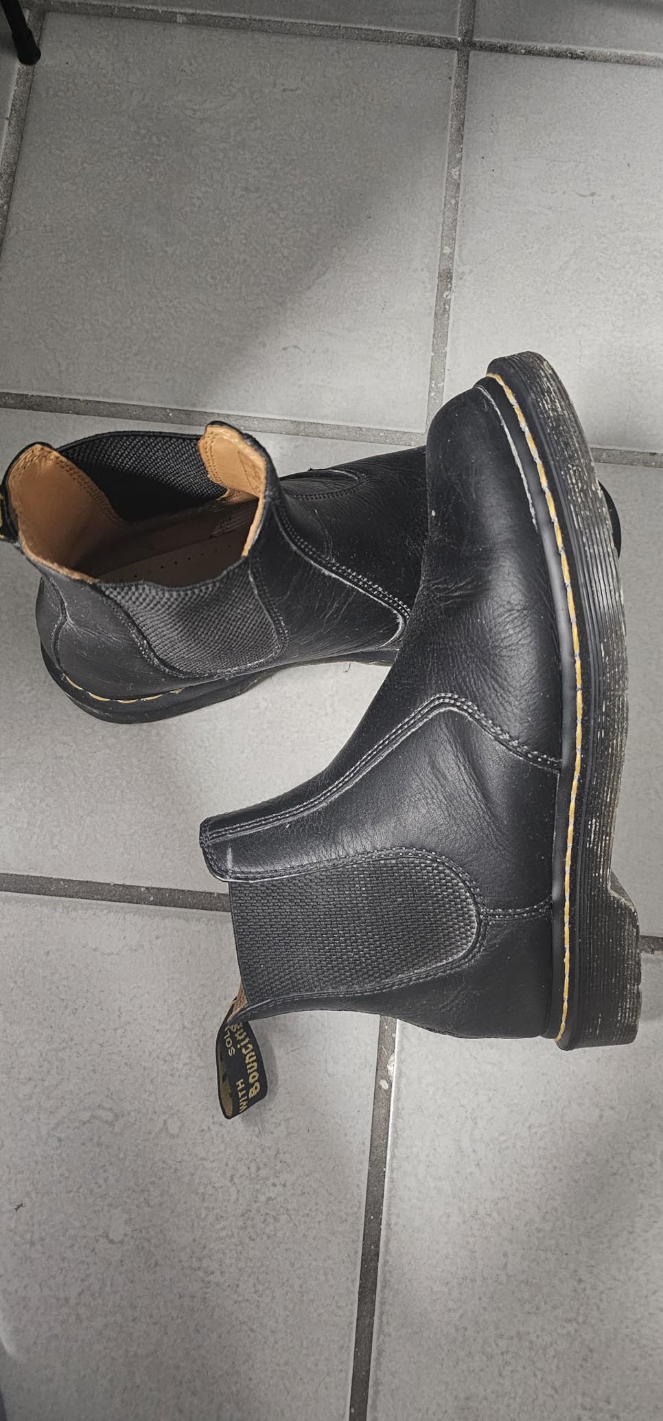 Dr. Martens unisex-adult 2976 Chelsea customer photo 2