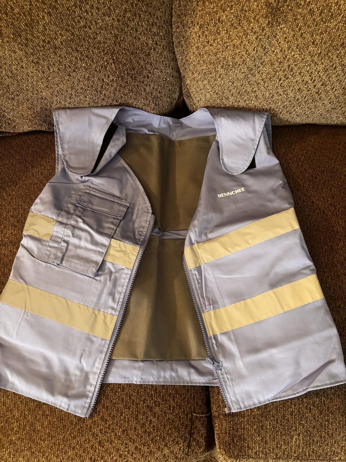 HENNCHEE Cooling Safety Vest with 12 Ice Packs Adjustable Fit customer photo 2