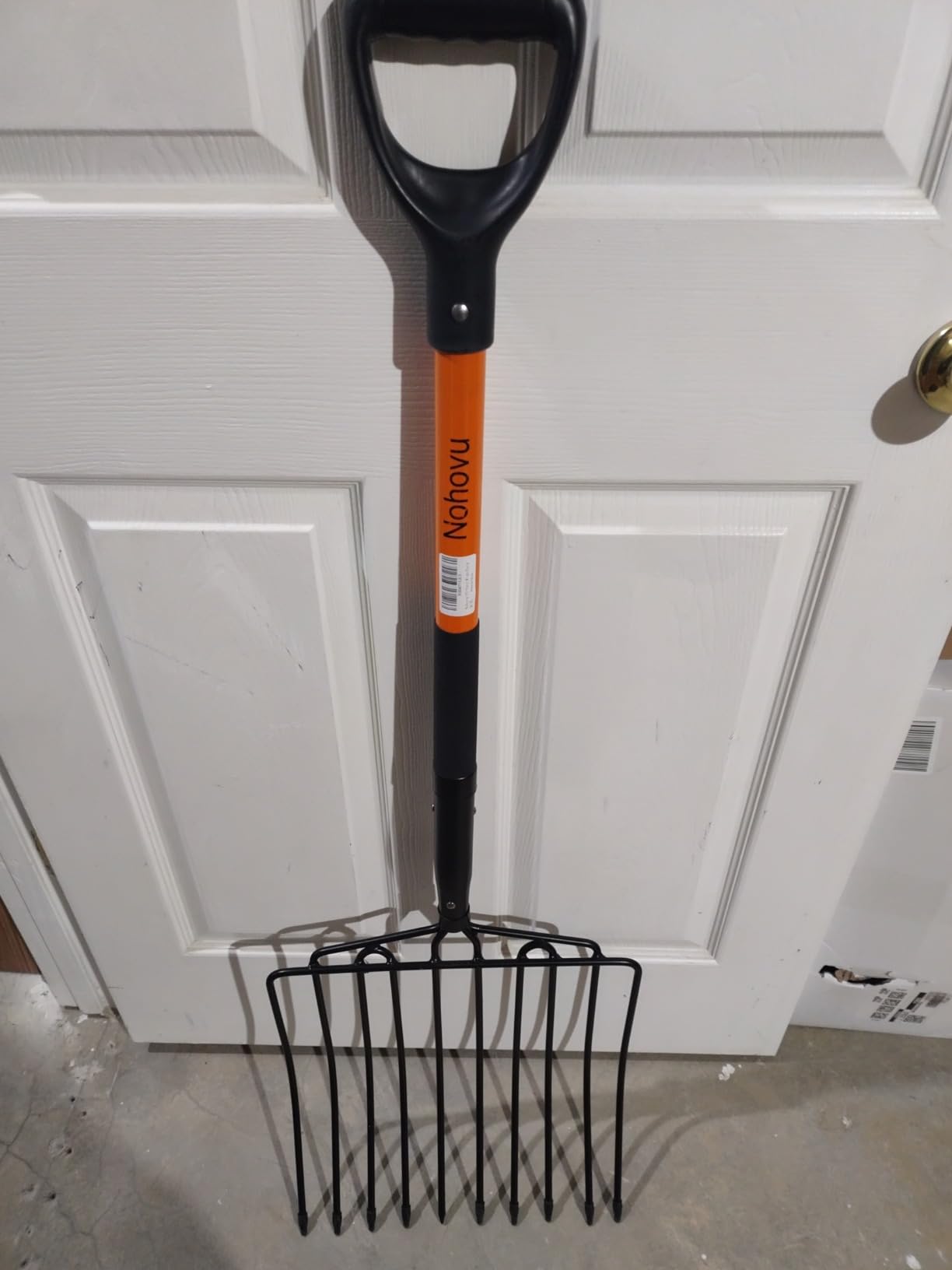 Nohovu Pitchfork for Gardening, 10 Tines Pitch Fork with Non-Slip Handle, Heavy Duty Pitch Fork for Mulching, 45 Inches customer photo 1