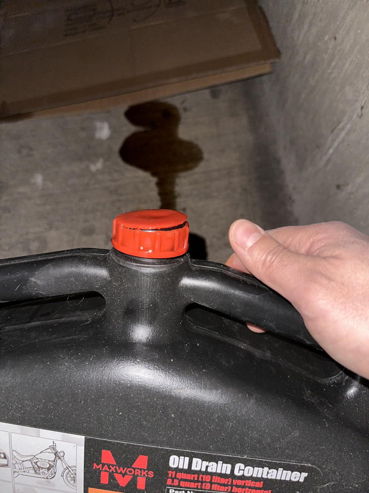 MaxWorks 50965 Low Profile 8.5 Quart (8 Liter) Oil Drain Container, fits Most ATV's Tractors, Lawn mowers, Motorcycles and Low Clearance Vehicles customer photo 2