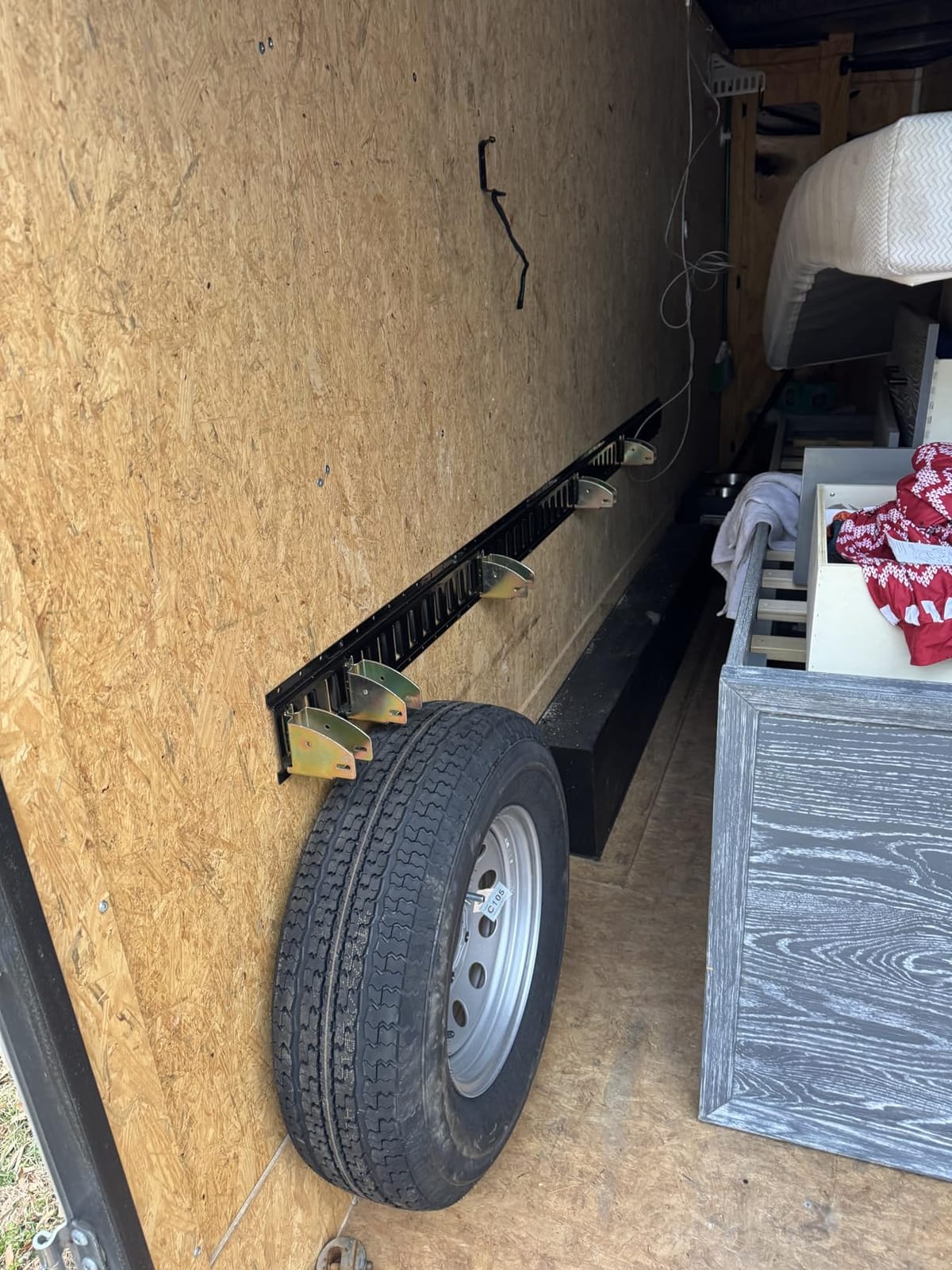 Wall Mount Spare Tire Carrier Mount for Trailer Spare Tire Mount for Utility Trailer Enclosed Trailer Accessories Spare Tire Holder, Wheel Bracket Rack for Enclosed Trailer(Black) customer photo 2