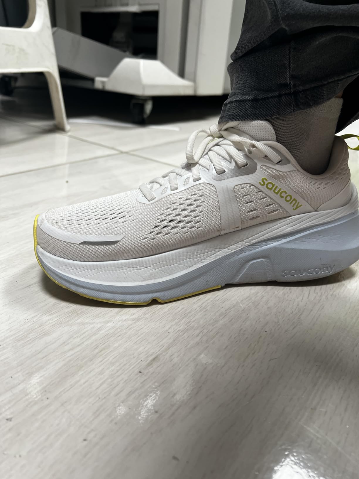 Saucony Women's Guide 18 Sneaker customer photo 2