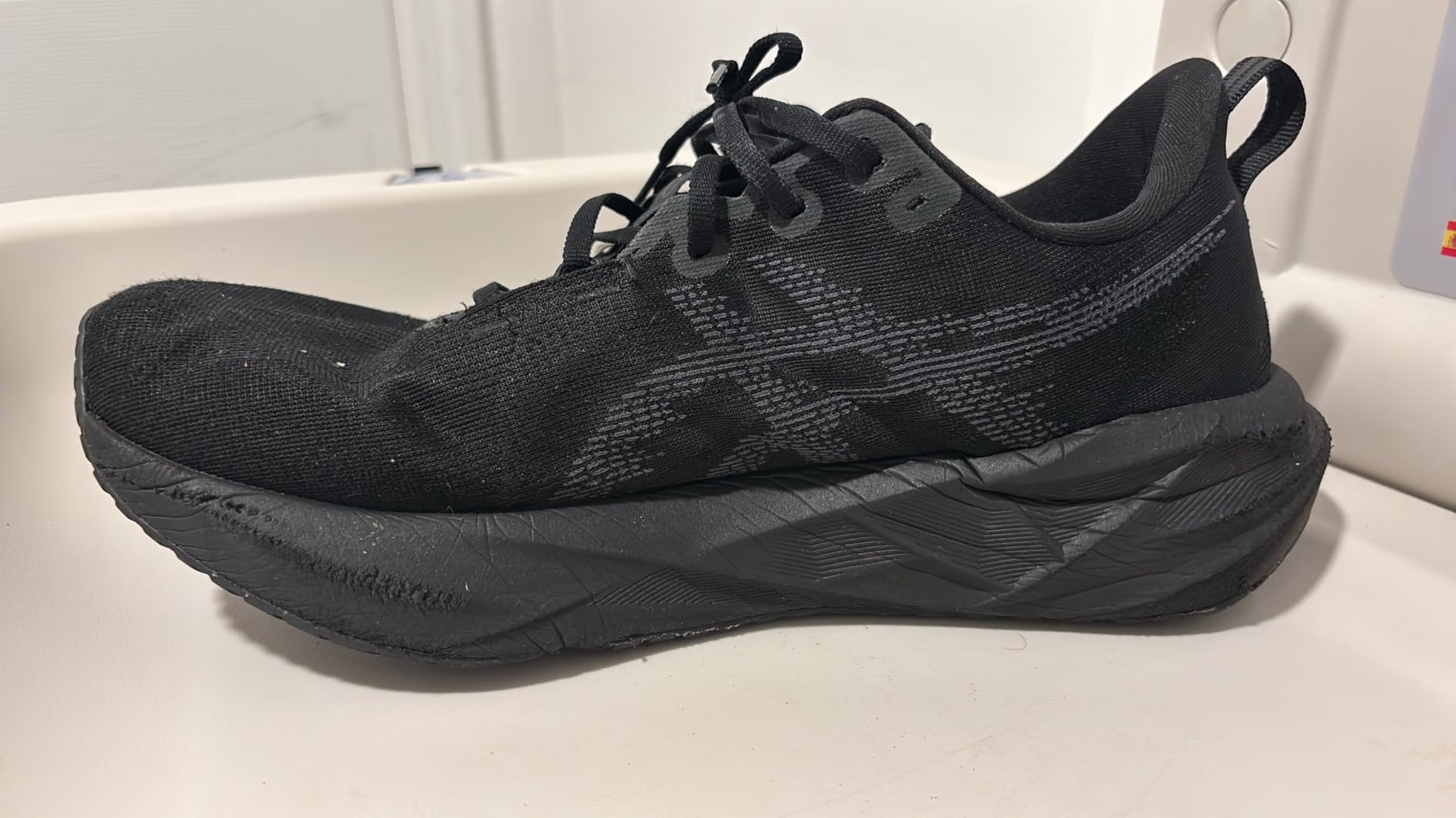 ASICS Men's NOVABLAST 5 Running Shoes customer photo 2