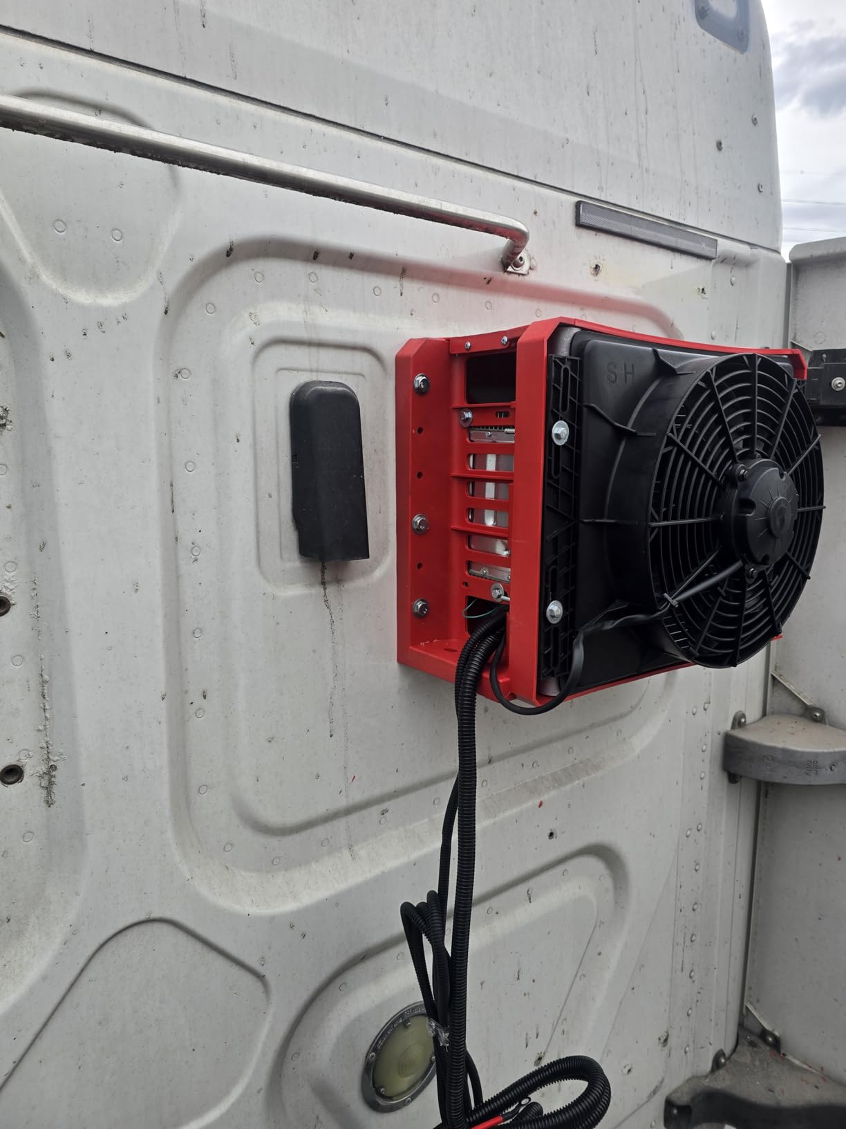 12V RV air conditioner,split type 9000btu truck air conditioner, suitable for camping vehicles, trucks, RVs, trailers, excavators, vans and other 12V DC AC (12, Volts (DC)) customer photo 2