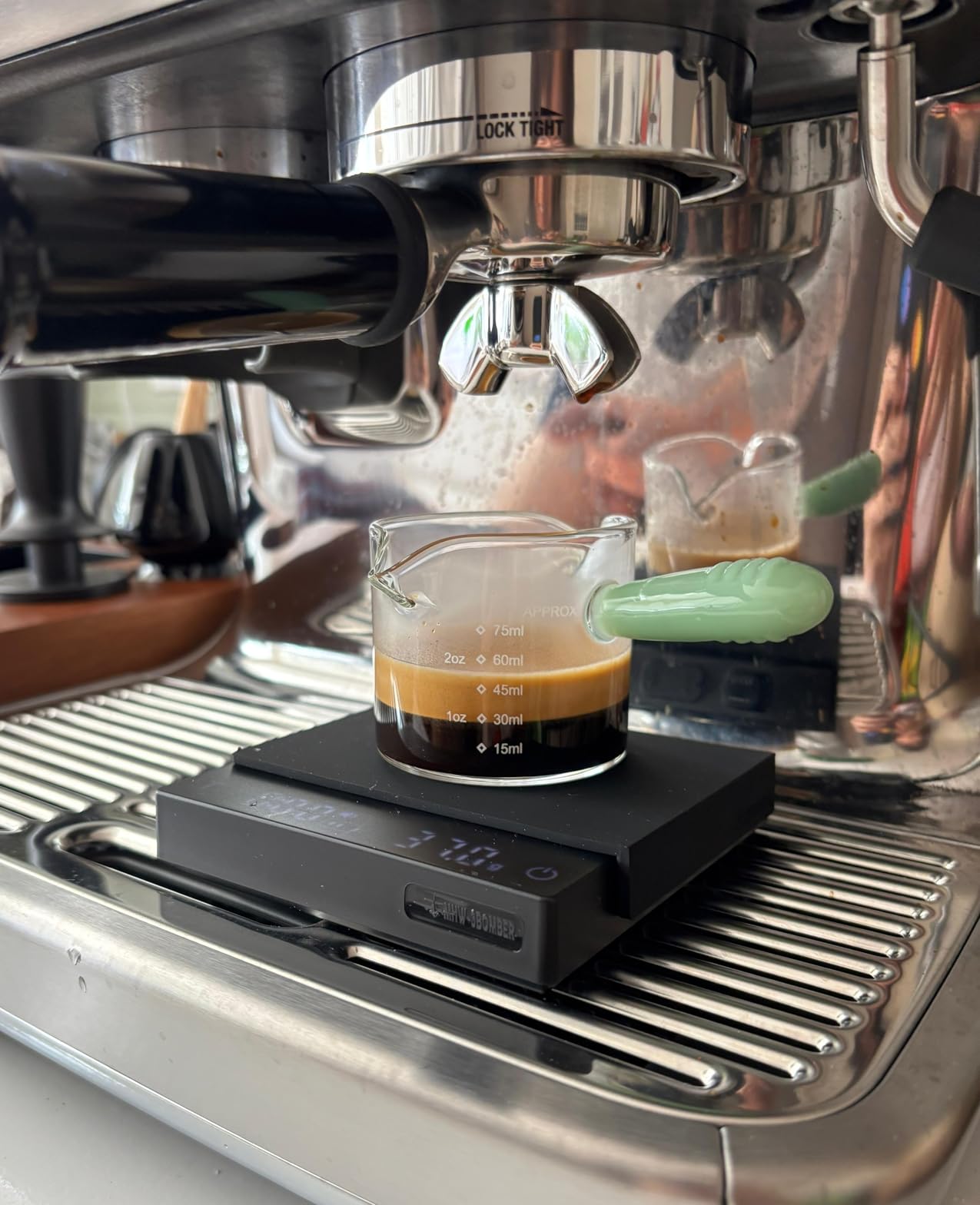 MHW-3BOMBER Mini Coffee Scale with Timer,Rechargeable Espresso Scale with Gravity Sensing,2kg/0.1g Precision Scale for Espresso&Pour-Over Coffee,Portable Digital Kitchen Scale, 2.0 Mini Black customer photo 1