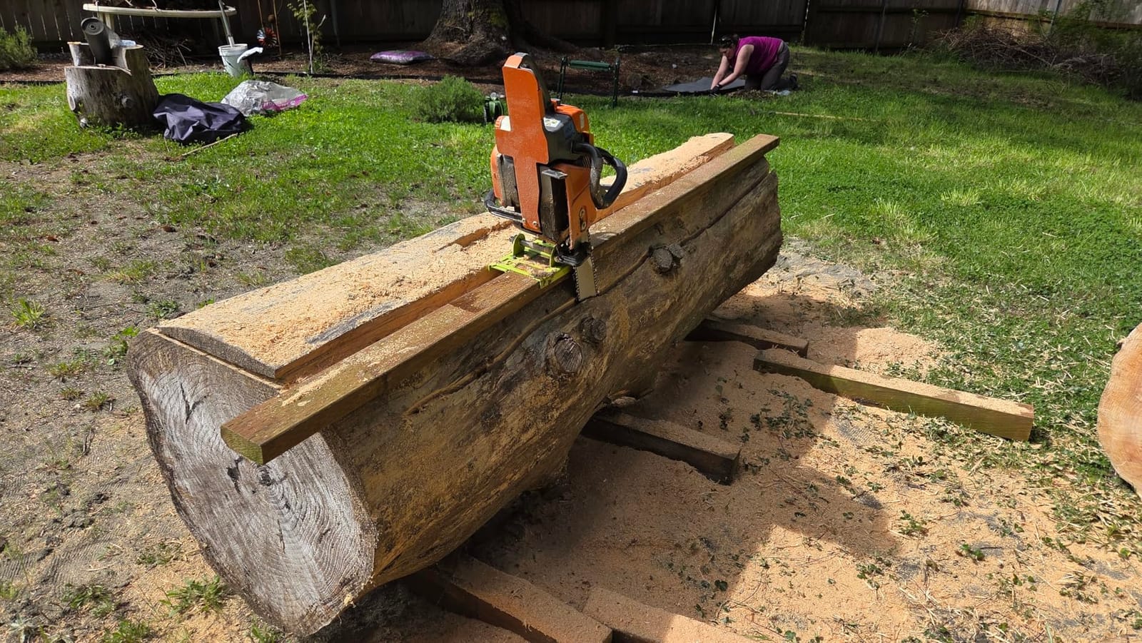 Zihvfzu Vertical Chainsaw Mill Guide for Cutting Lumber and Boards,Green customer photo 2