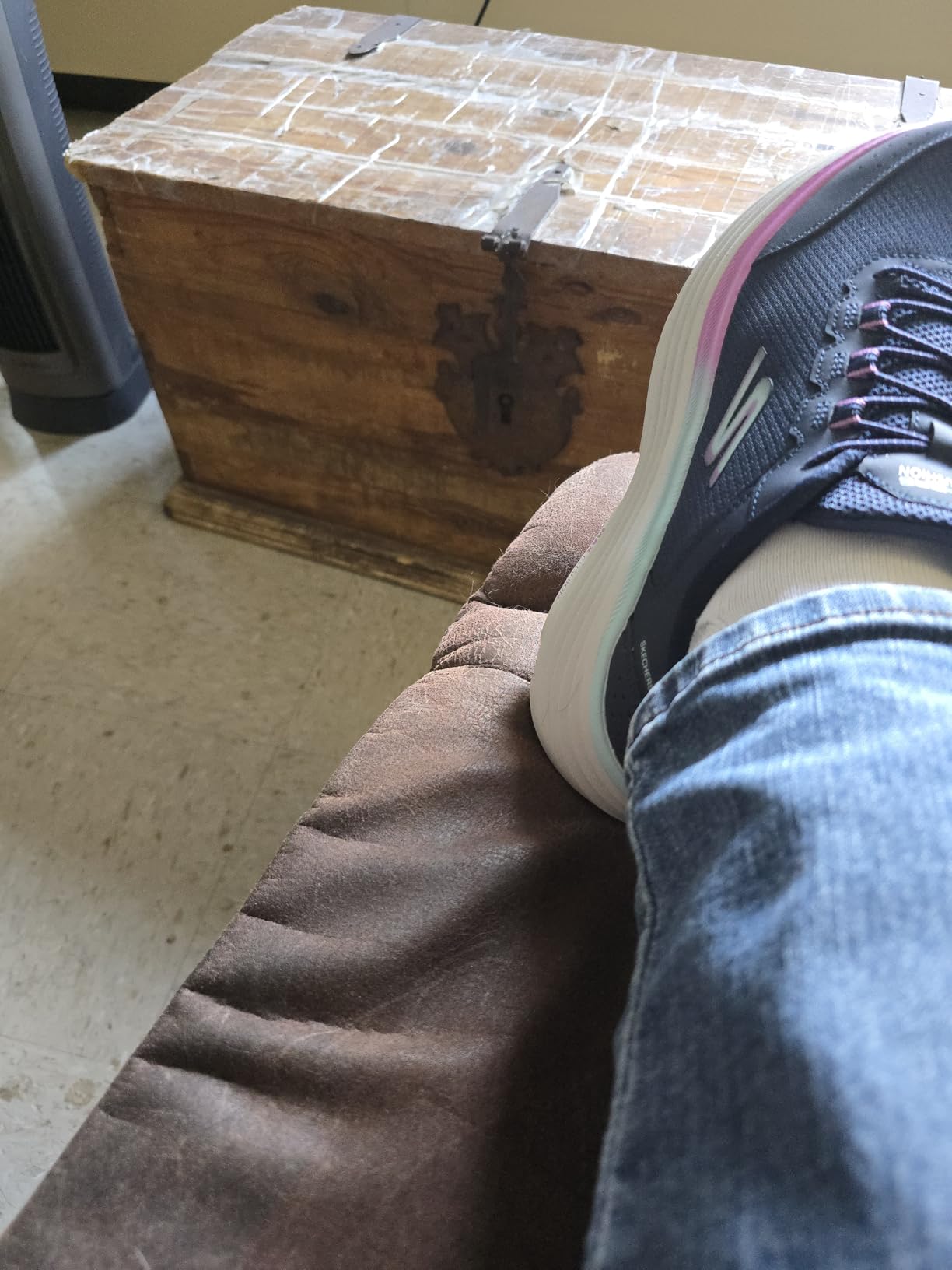 Skechers Women's Hands Free Slip-ins Max Cushioning Endeavour - Cardova Sneaker customer photo 2