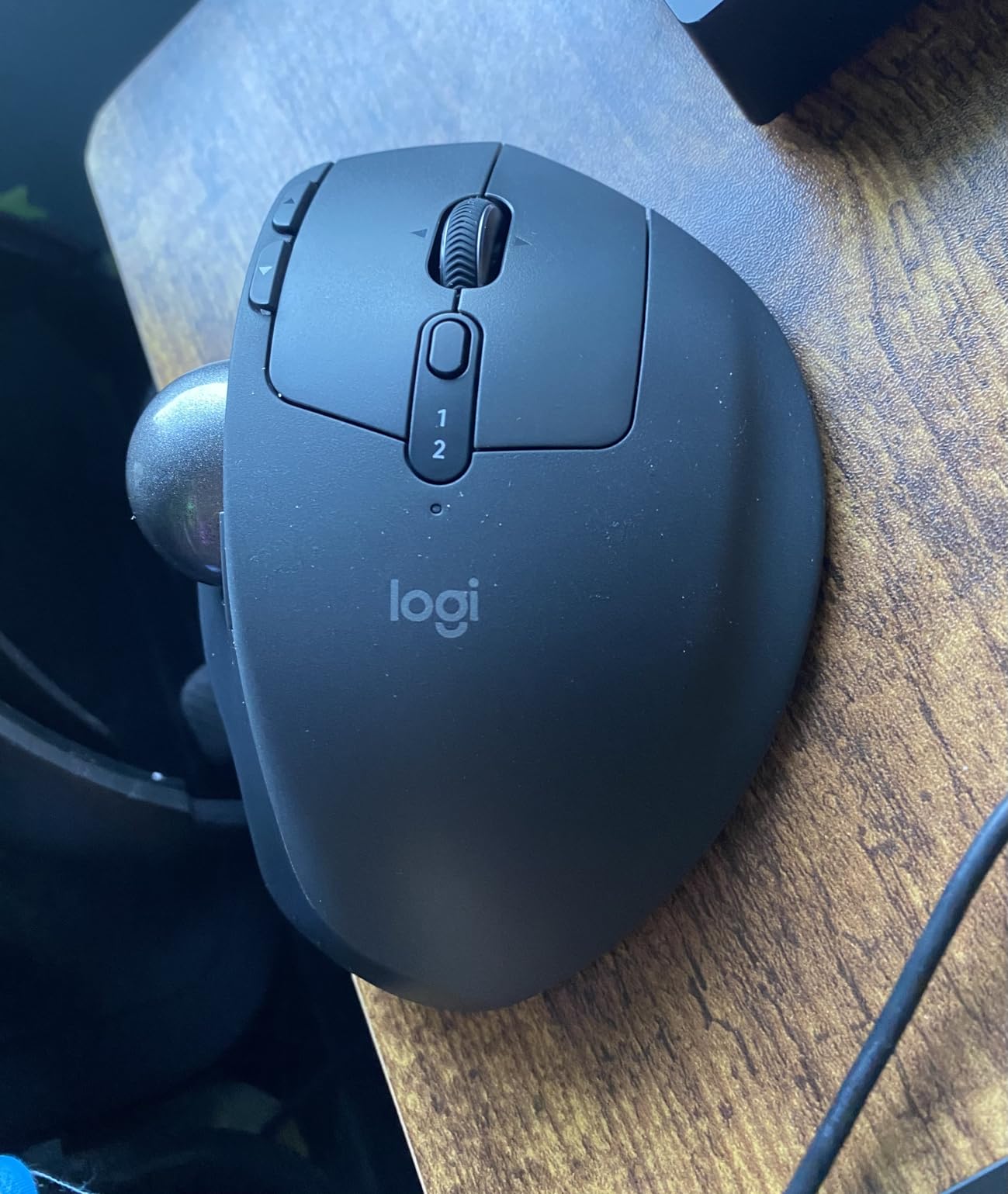 Logitech MX Ergo S Advanced Wireless Trackball Mouse USB C - Graphite customer photo 2