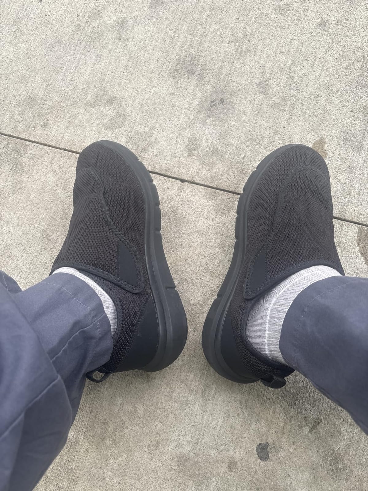 FitVille Diabetic Shoes for Men Extra Wide Slip-on Shoes for Swollen Feet Adjustable Walking Shoes for Elderly Foot Pain Relief Neuropathy - EasyTop Wings customer photo 1