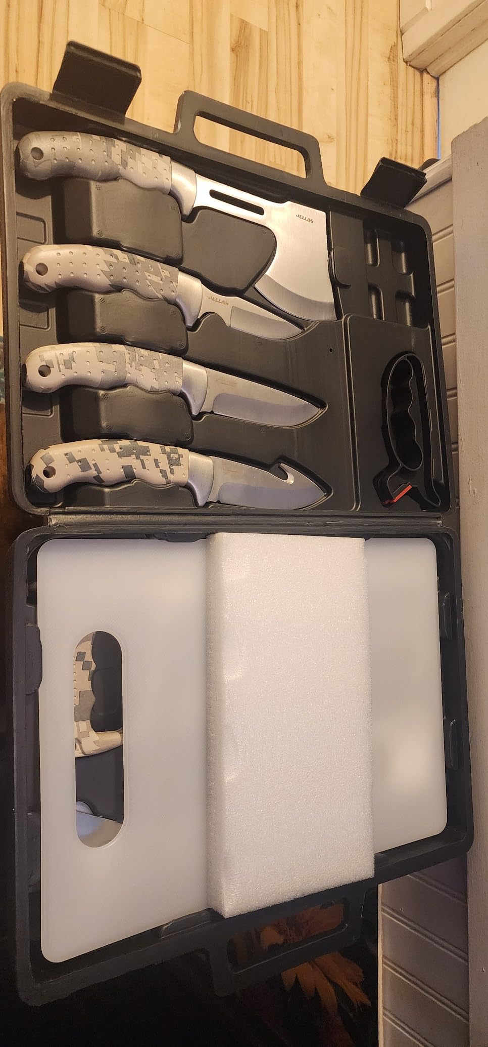 Jellas Professional 15-Piece Hunting & Outdoor Gear Set | Game Processing Kit with Field Dressing Tools, Bone Saw, Gut Hook, Fixed Blade, Boning, Skinning & Fillet Blades | Heavy-Duty Portable Case customer photo 1