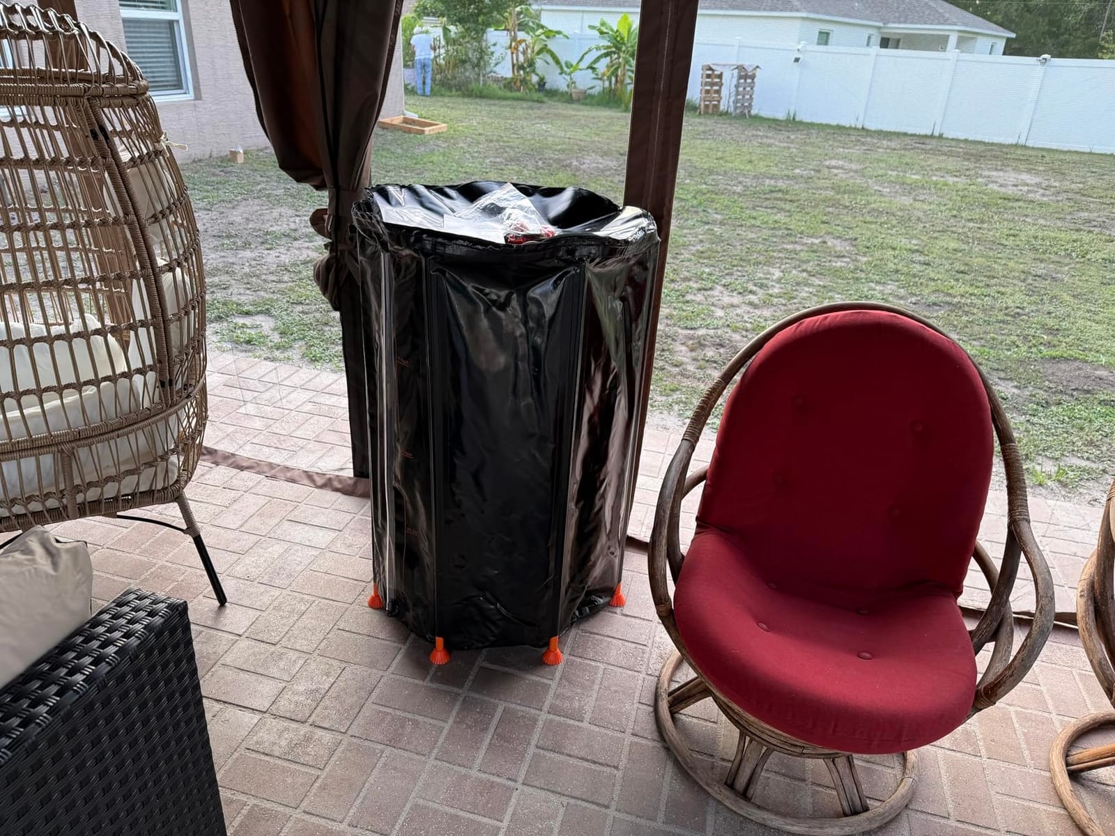 VEVOR Collapsible Rain Barrel, 100 Gallon Portable Rain Water Collection Barrel, 1000D PVC Rainwater Collection System, Garden Water Catcher Tank Storage Container with Spigot & Overflow Kit, Black customer photo 2