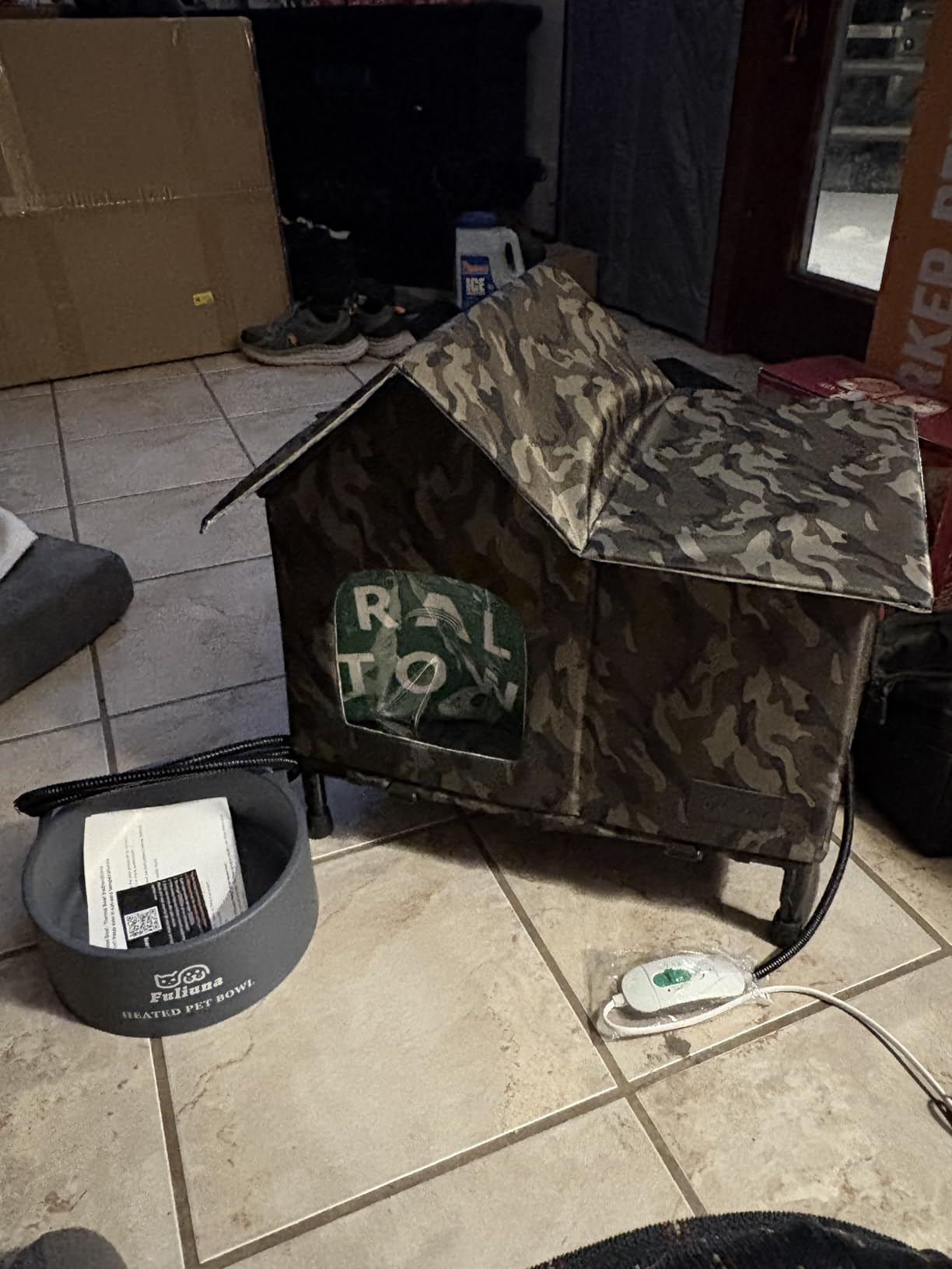 Heated Cat House,Removable Weatherproof Cat Houses for Outdoor Cats with Heating Pad (Gray, Medium) customer photo 2