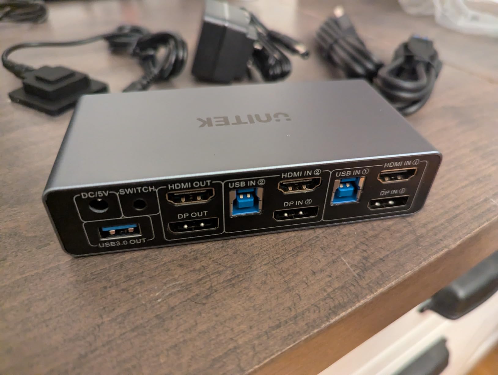 Unitek KVM Switch 2 Monitors 2 Computers HDMI Displayport Dual Monitor 2 PC | 4K@60Hz KVM Switcher 3 USB Ports for Keyboard Mouse Hard Drives Mic Headphone Jack, DC 5V Power Delivery Controller,Aluminum customer photo 1