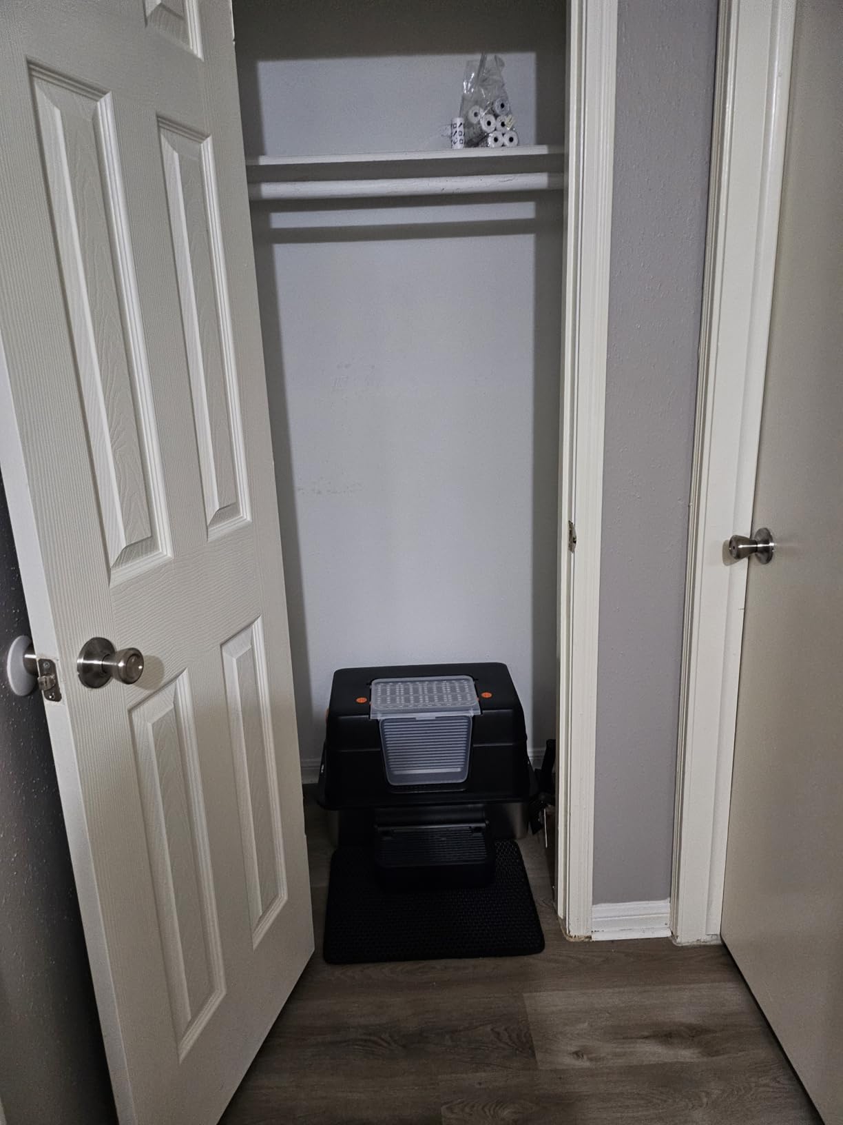 Vivifying XL Stainless Steel Cat Litter Box with Lid, Side Entry, Black customer photo 2