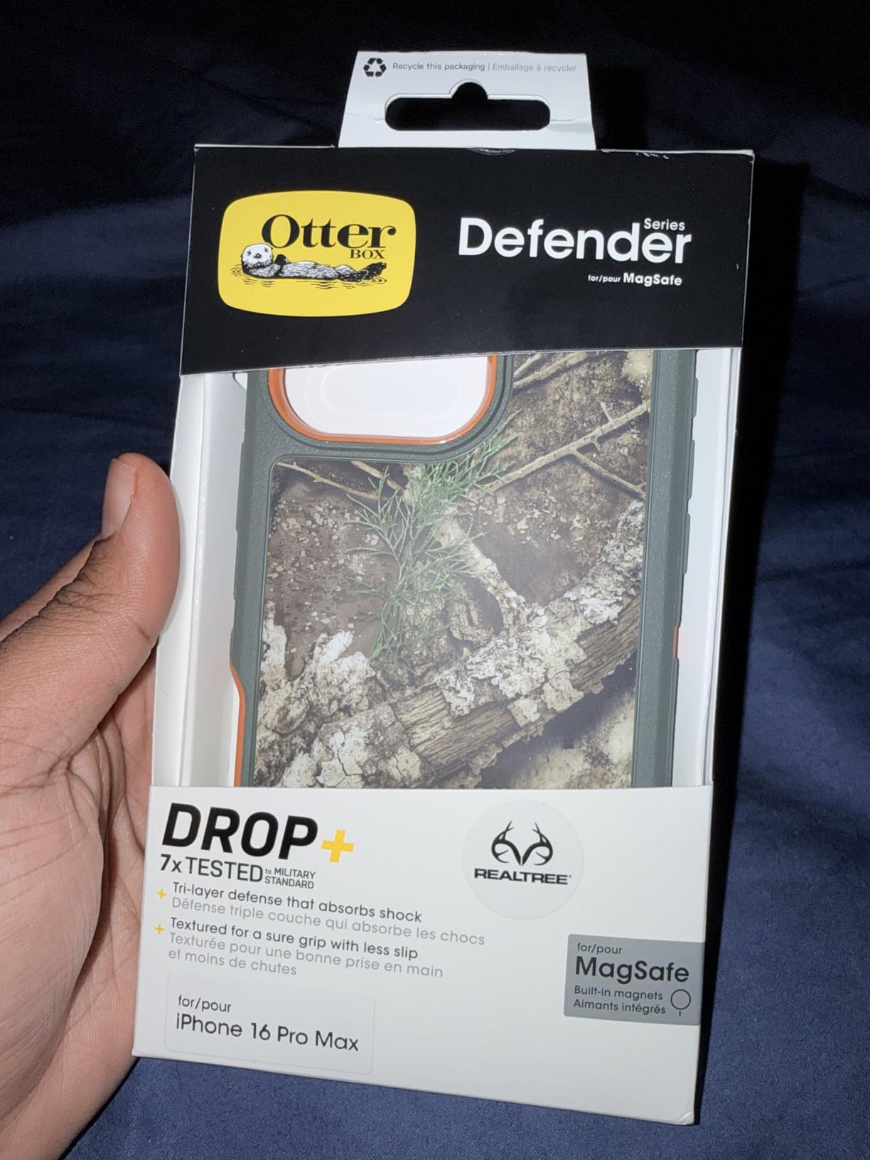 OtterBox iPhone 16 Defender Series Case - Black customer photo 2