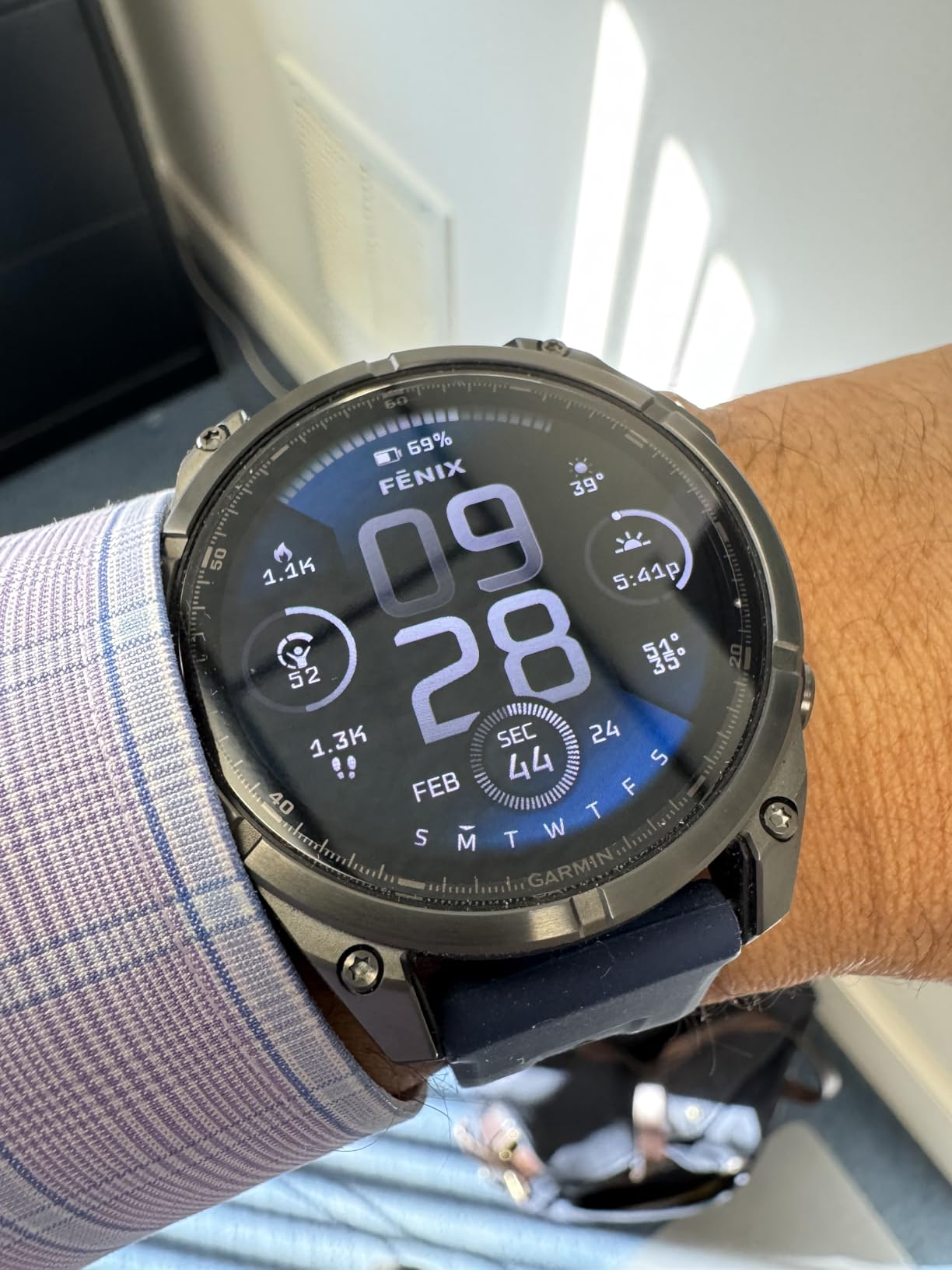Garmin fēnix® 8, Sapphire, 47mm, DLC Titanium, Black/Pebble Gray | Premium Multisport Smartwatch, AMOLED Display, GPS, Built-In Flashlight, Dive-Rated, Built-In Speakers & Mic customer photo 2