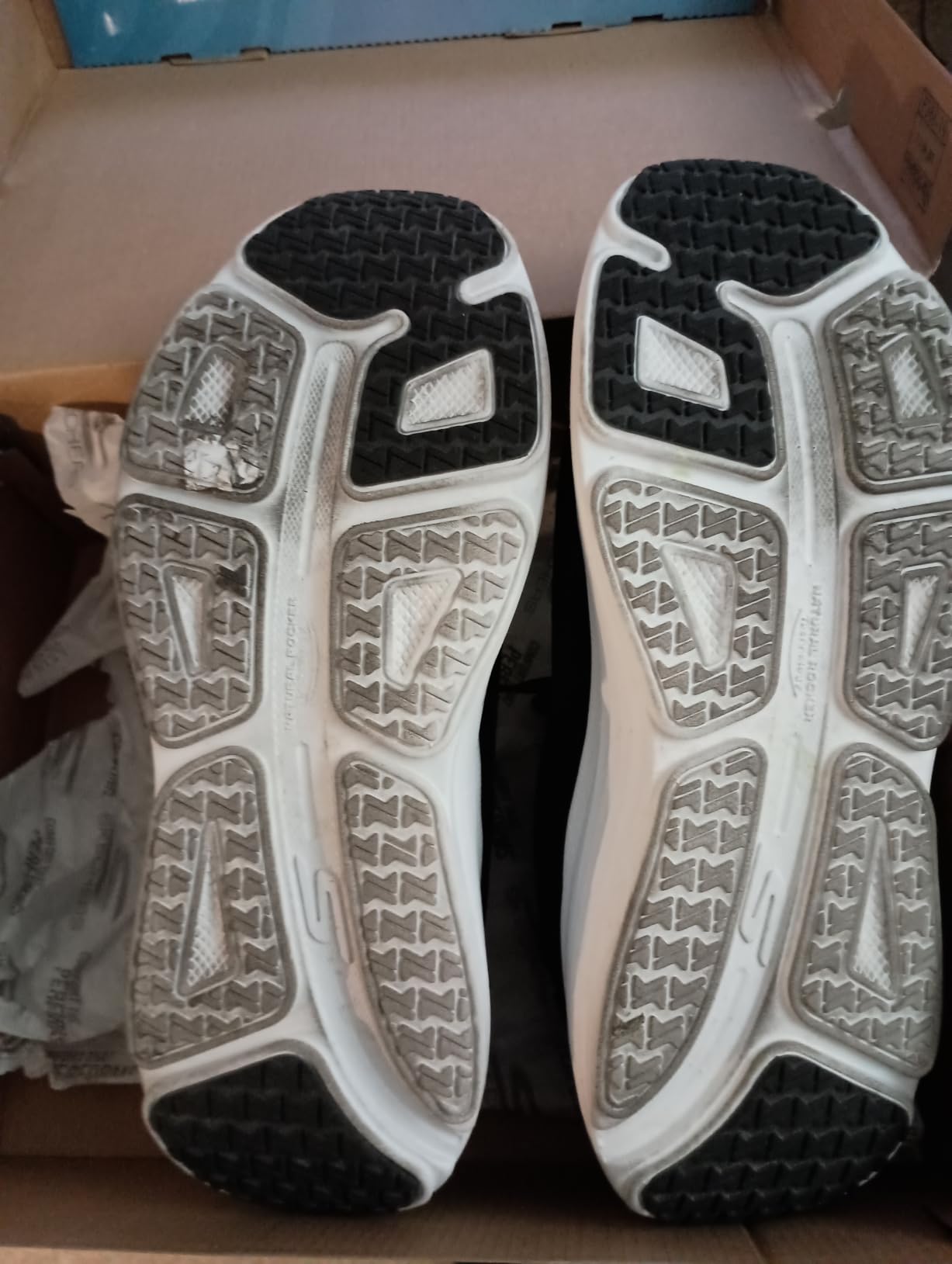 Skechers Men's Max Cushioning Endeavour Sneaker customer photo 2