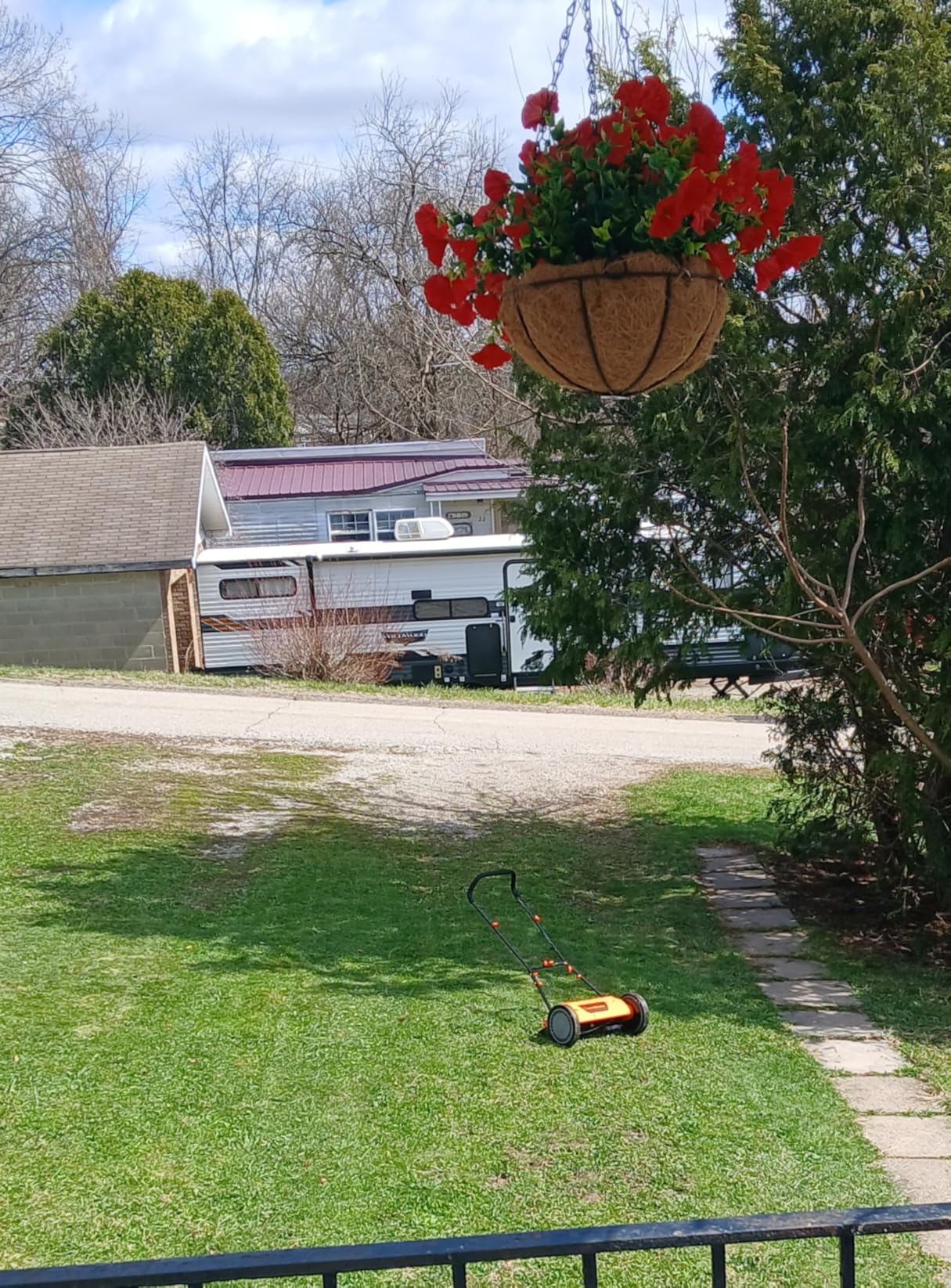 LawnMaster LMRM1401 Push Reel Lawn Mower 14-Inch 5-Blade customer photo 2