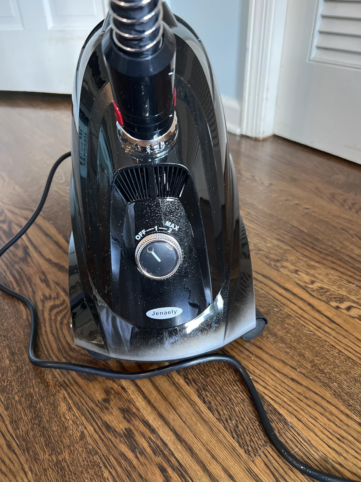 Steamer for Clothes, Jenaely 1500W Standing Garment Steamers, 35s Fast Heat-up, 80 Mins of Continuous Powerful Steam with 2.8L Water Tank, Pants Clip & Children's Clothing Hanger customer photo 2