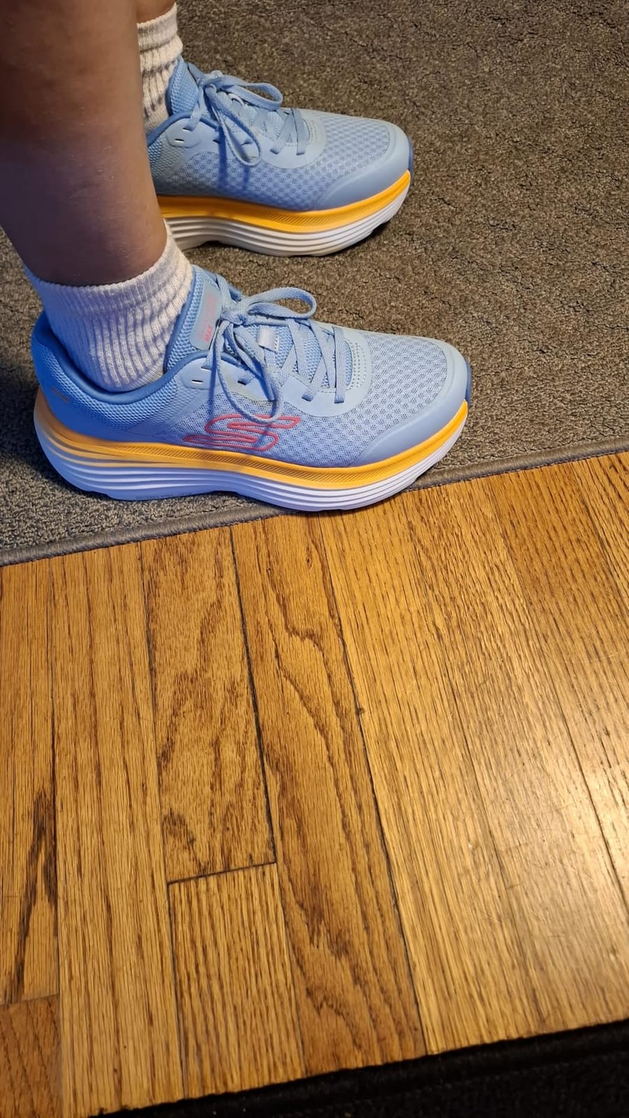 Skechers Women's Max Cushioning Endeavour customer photo 1