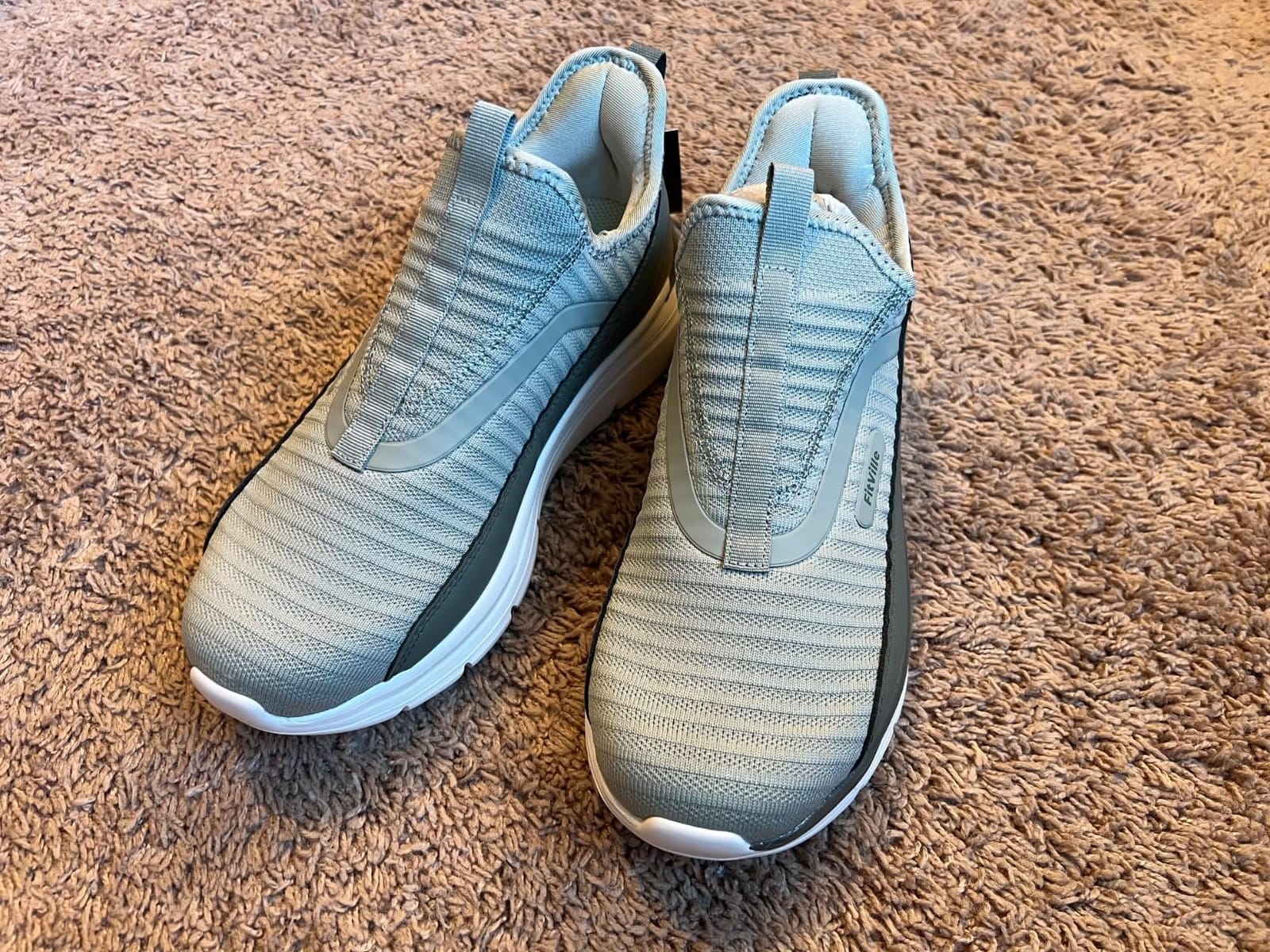 FitVille Men's Extra Wide Slip on Walking Shoes with Arch Support Men Slip on Sneakers for Foot Pain Relief-Stepease V2 customer photo 1