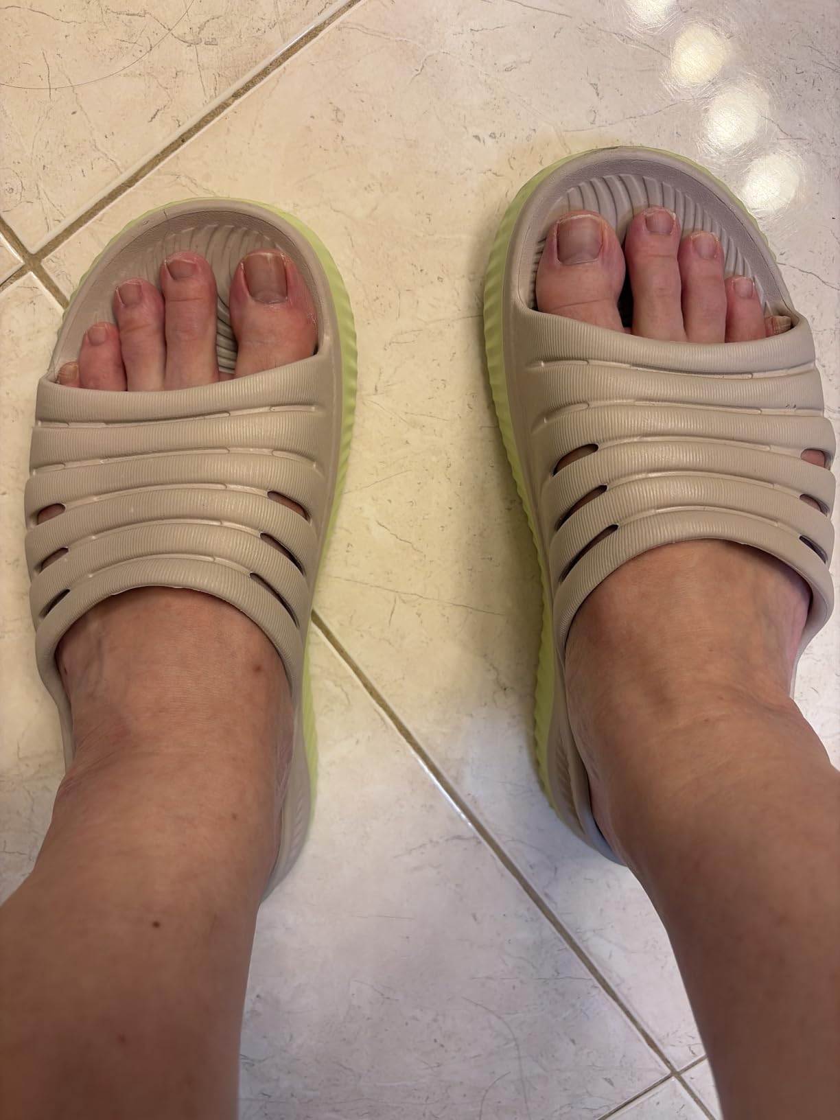 KuaiLu Recovery Sandals Women With Comfortable Arch Support Sport Slides customer photo 1