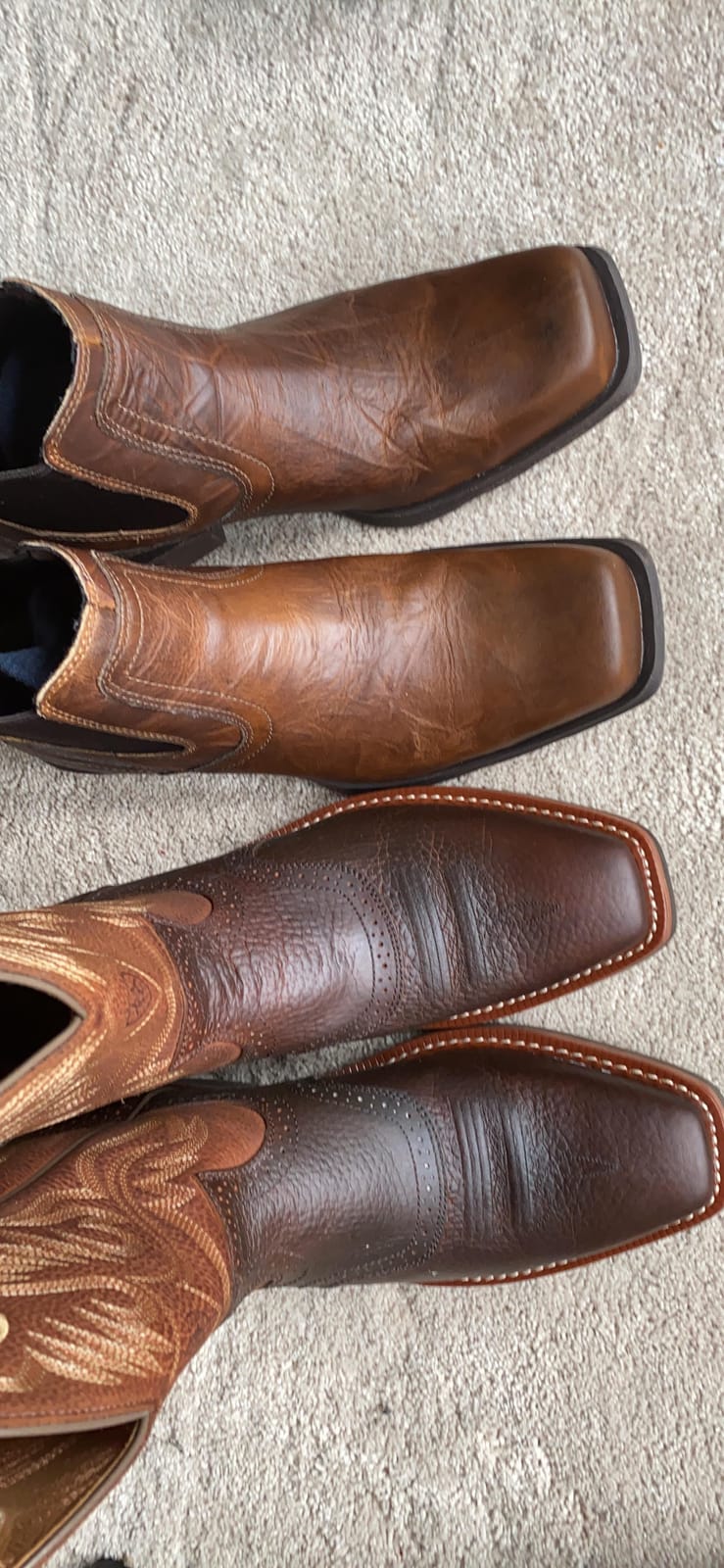ARIAT Midtown Rambler Chelsea Boot customer photo 1
