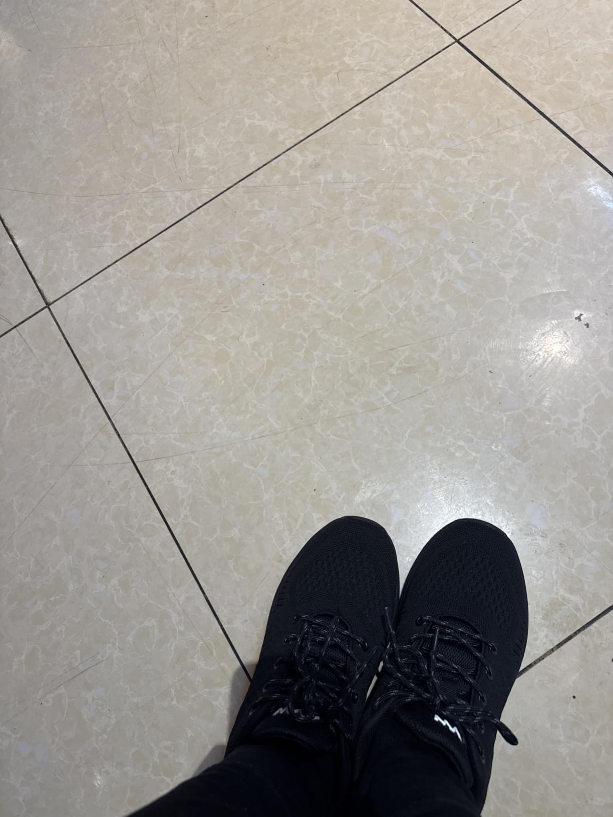 AVW Womens Non Slip Work Shoes Walking Sneakers Food Service Kitchen Shoes customer photo 1