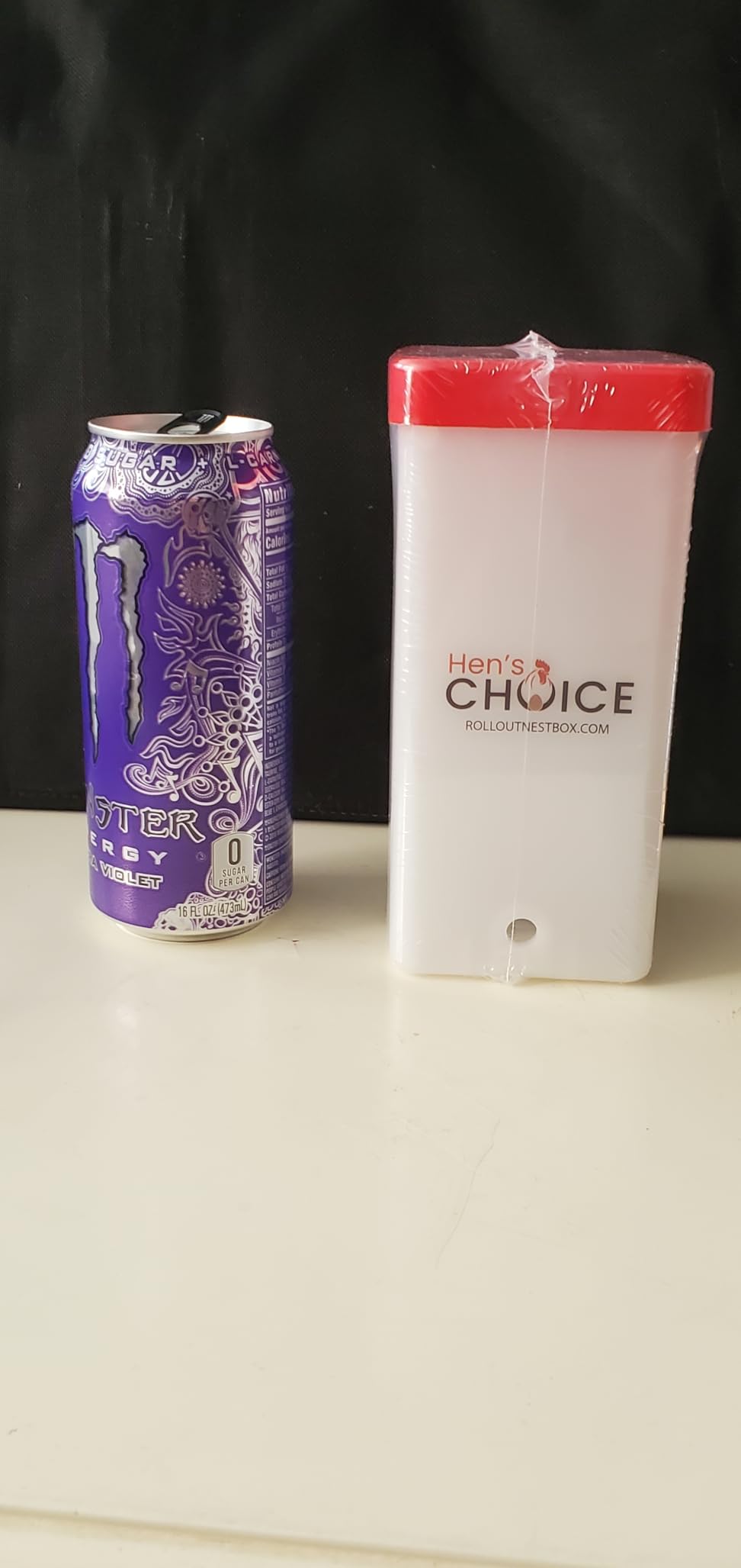 Hen's Choice™ 1L (32 oz) Drinker W/Cup, Nipple, & Wire Bracket for Poultry & Small Animals, Chick Waterer, Red customer photo 1