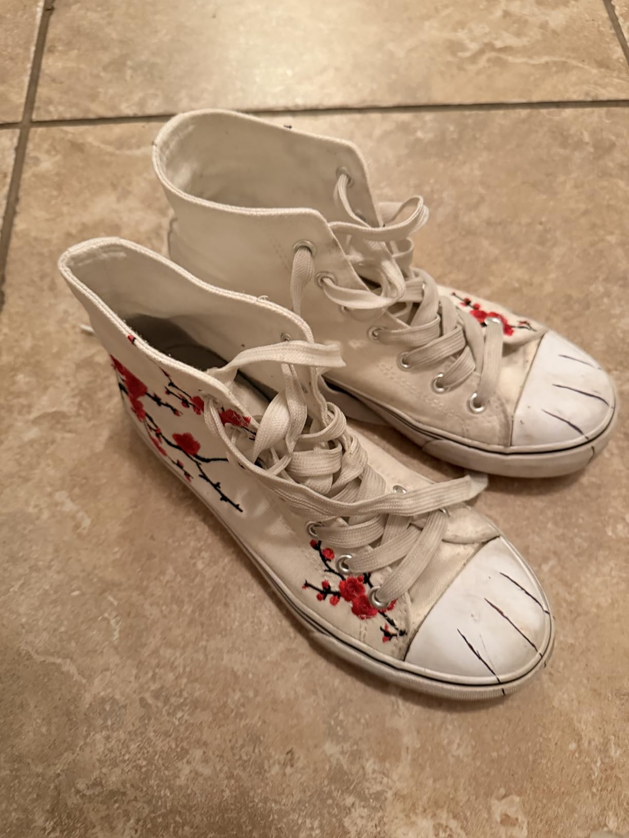 kufeiti Women's High Top Canvas Sneakers Casual Walking Shoes customer photo 1